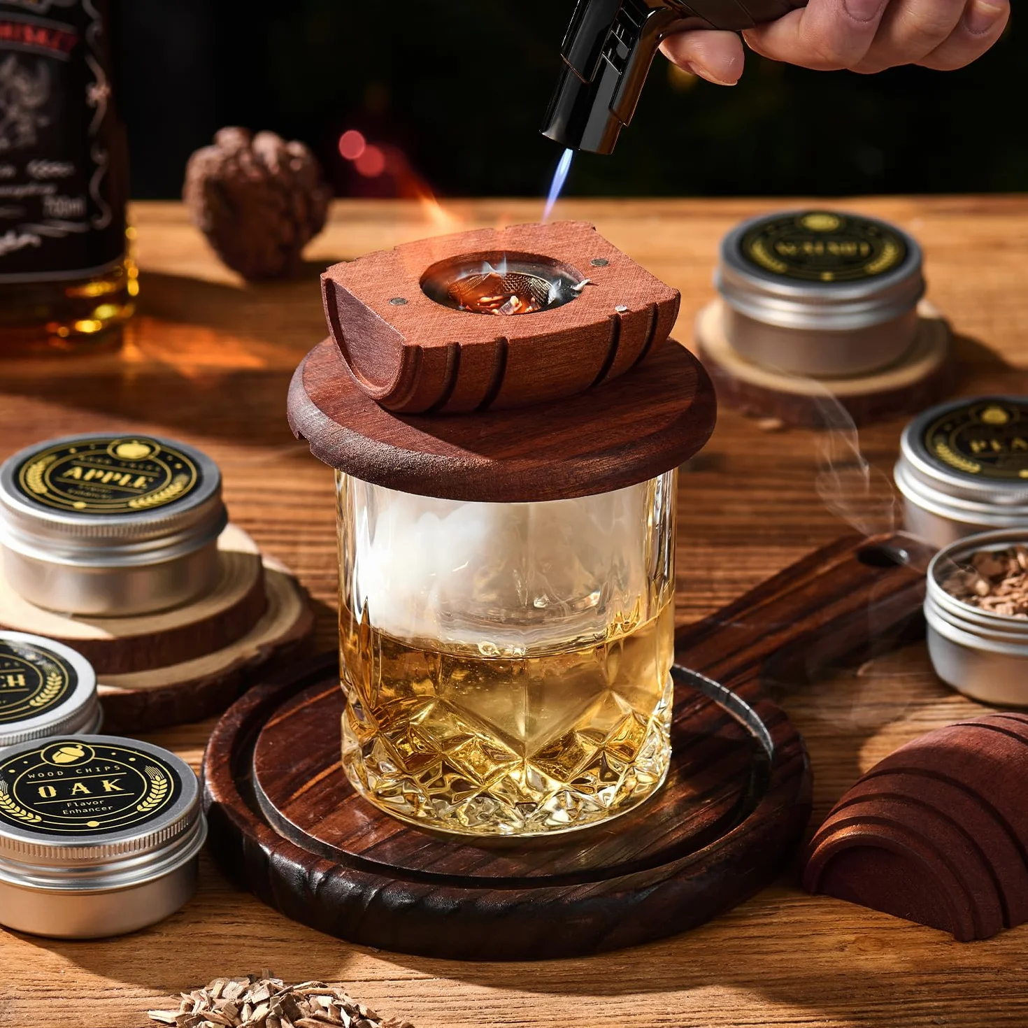 Zestaw do wędzarni whisky z latarką, 6 smaków, 2 szklanki, 2 foremki do lodów, zaparczacz do koktajli, staromodny zestaw do wędzania napojów, prezenty urodzinowe dla mężczyzn, taty