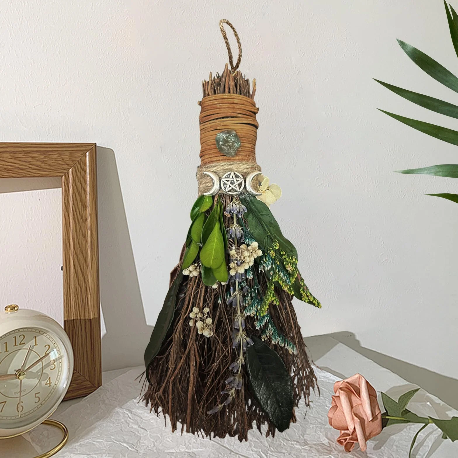 Miotła cynamonowa 19 cm, mini impreza tematyczna, dekoracyjna miotła z suszonymi kwiatami, miotła czarownica, wicca, naturalny magiczny kryształ, akcesoria na magiczne ceremonie, ręcznie robiona