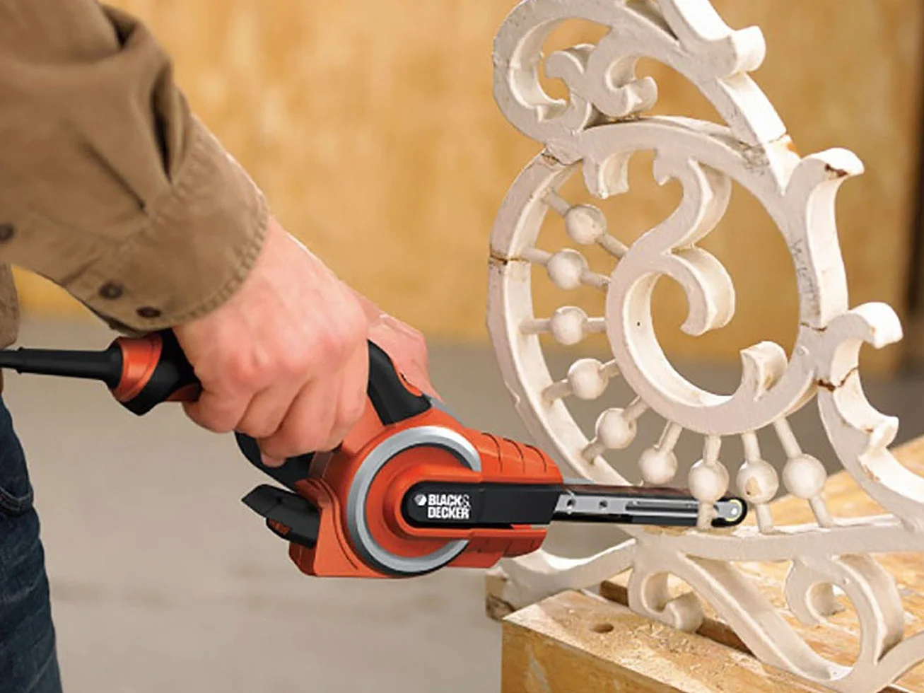 BLACK+DECKER Pilnik elektryczny 400 W z układem odsysania pyłu Cyclonic Action, szlifierka taśmowa, KA902EK-QS