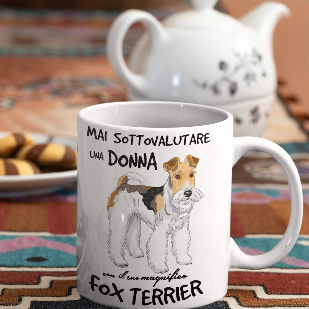 Kubek Fox Terrier na śniadanie, The, herbata ziołowa, kawa, Cappuccino. Gadżet Kubek Nigdy nie zaniżaj Kobiety z Psem Fox Terrier. Oryginalny pomysł na prezent