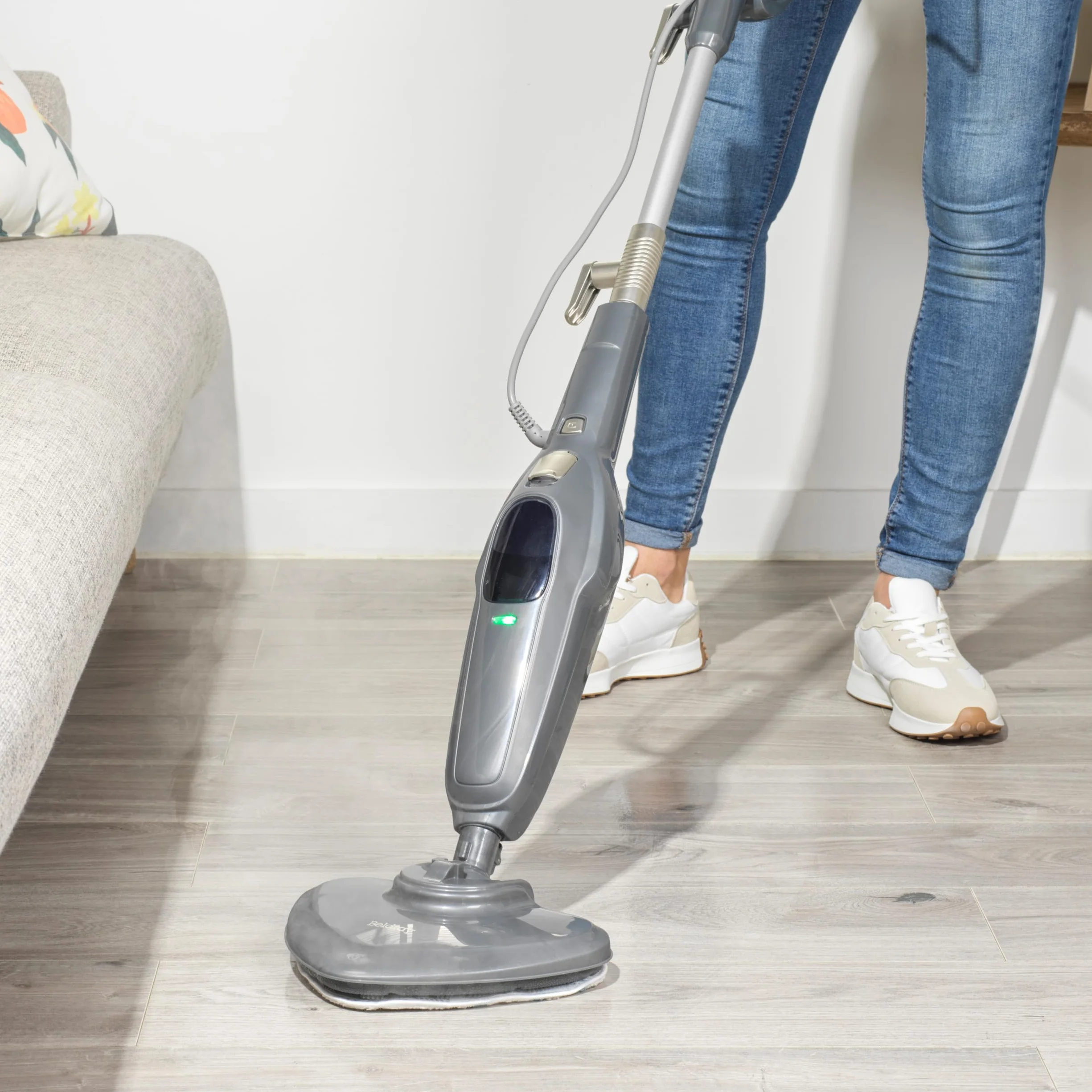 Beldray Clean & Refresh Myjka Parowa, Mop Parowy, Czyszczenie Bez Chemii, Głowica do Rogów, Szybkie Nagrzewanie, Zbiornik 350 ml, Dywan, Laminat, Drewno, Plytki, 1300W