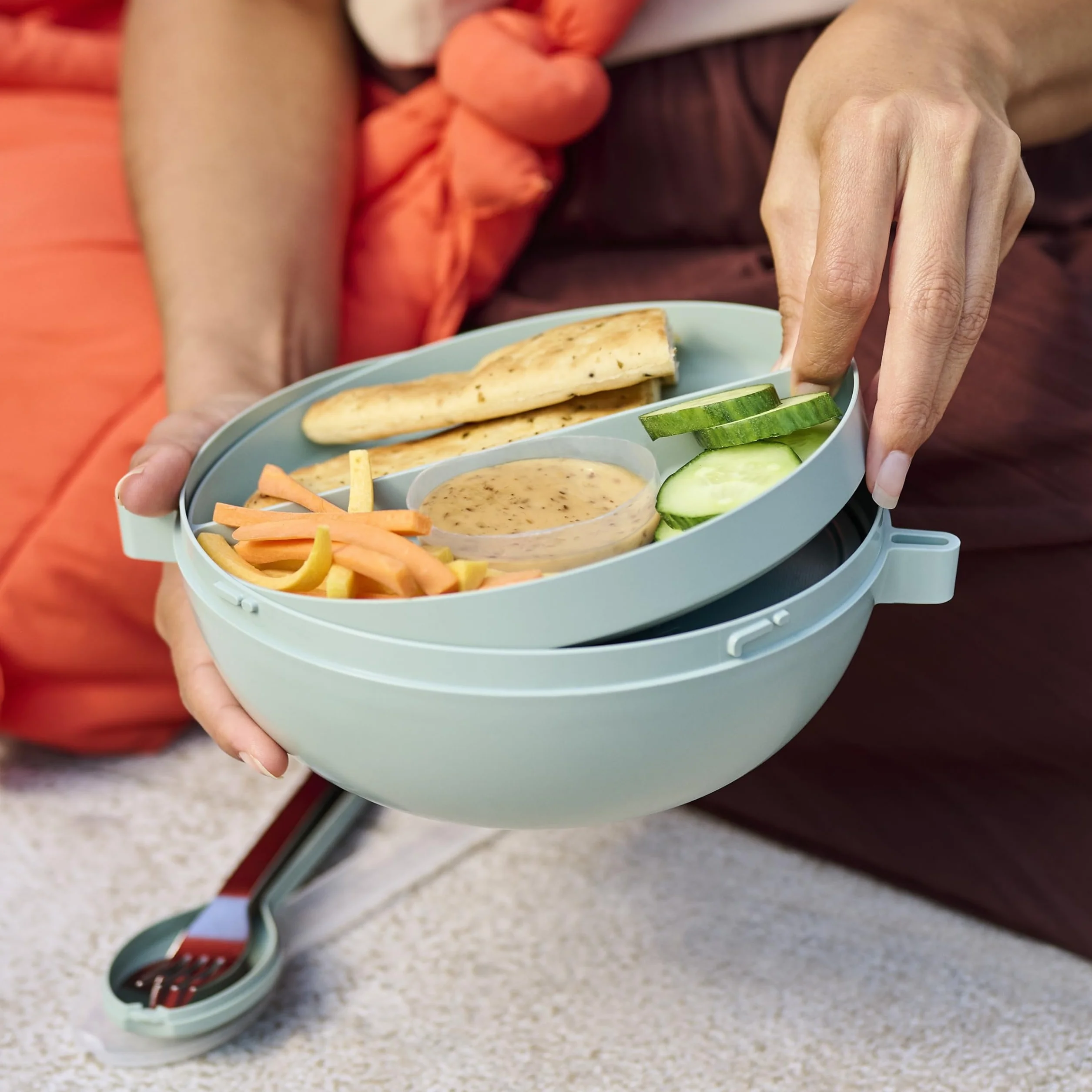 Mepal Vita Podstawowa Miska na Lunch Bento, Wiele Przegródek, Dodatkowa Miska z Pokrywką, Pojemnik na Sos i Taca, Pudełko Bento, Pudełko na Sałatki, 1500 ml, Nordic Sage