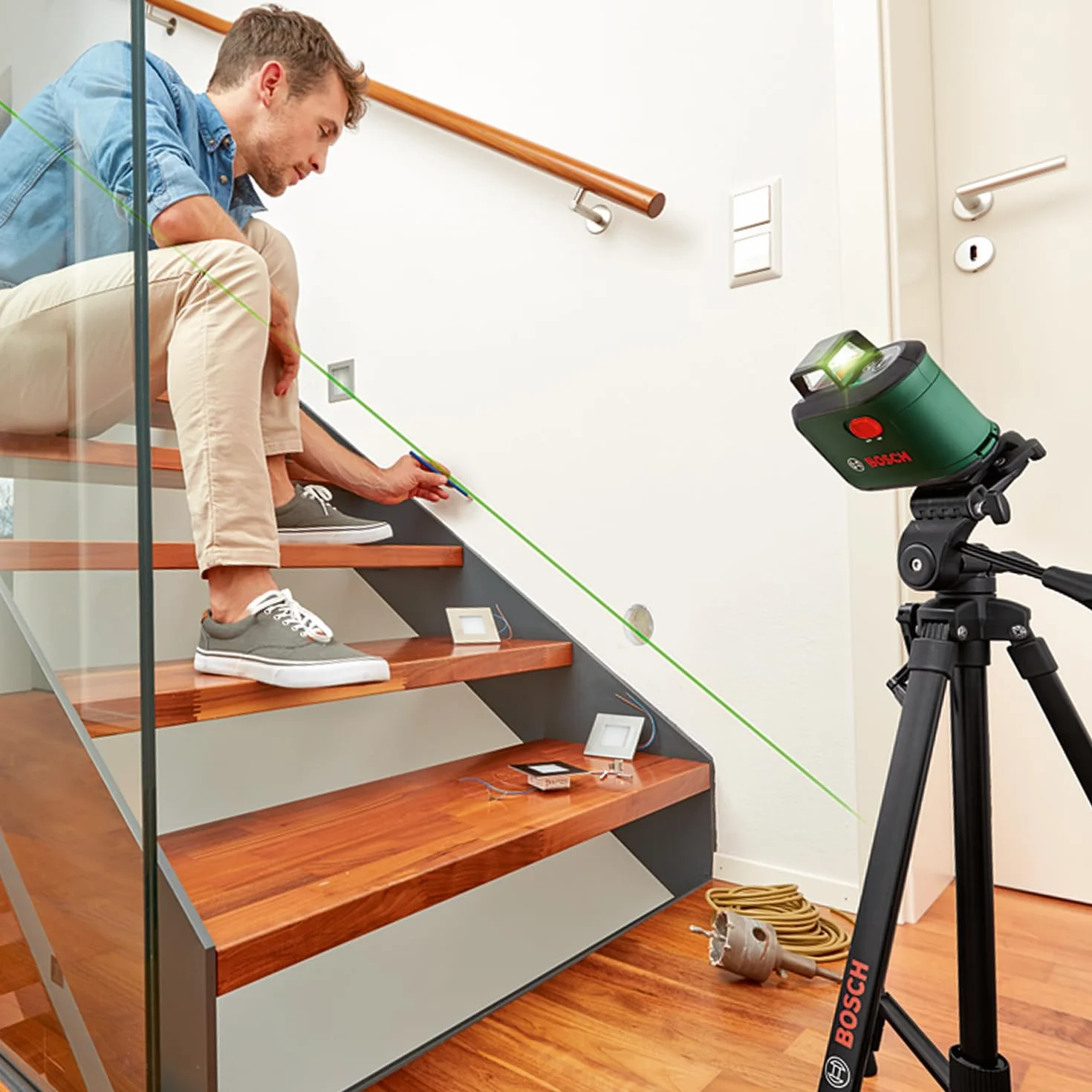 Laser krzyżowy Bosch AdvancedLevel 360 Set (3 linie laserowe, w tym 360° do wyrównywania elementów w całym pomieszczeniu, opakowanie kartonowe E-Commerce)