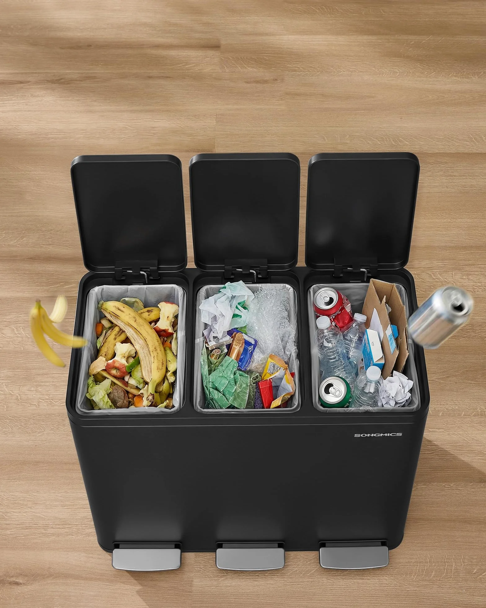 SONGMICS Kosz na śmieci kuchenny, 3 x 18 l, system segregacji śmieci, 3 przegródki, kosz na śmieci z 15 workami na śmieci, kosz na śmieci z pedałem, wyjmowany kosz wewnętrzny, pokrywka Softclose