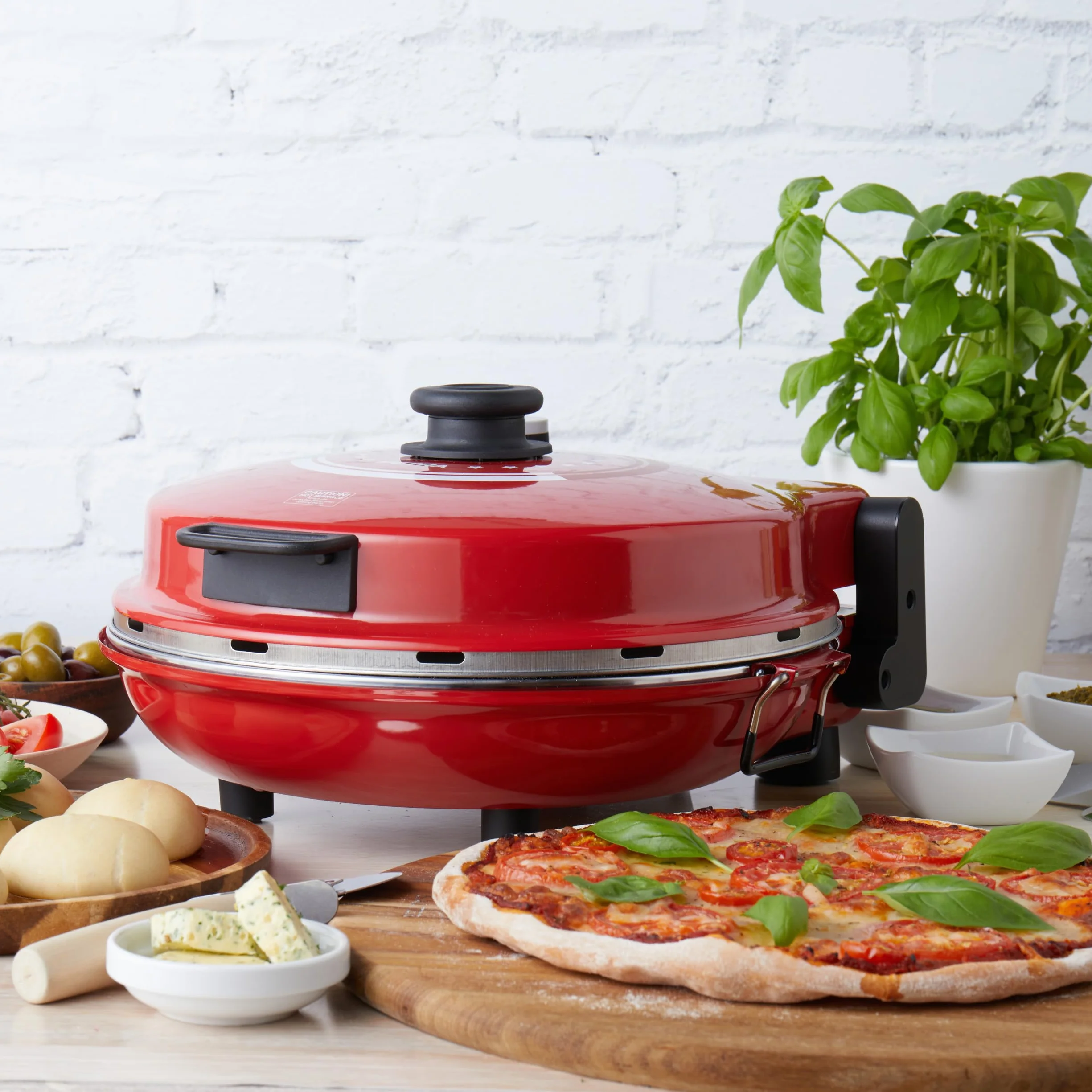 Petra PT5666VDE Elektryczny piecyk do pizzy — 1200 W, 5 ustawien grzania, szybkie nagrzewanie, profesjonalne pieczenie pizzy w 5 minut, wyjmowany kamien do pizzy, nóz i 2 lopatki, czerwony