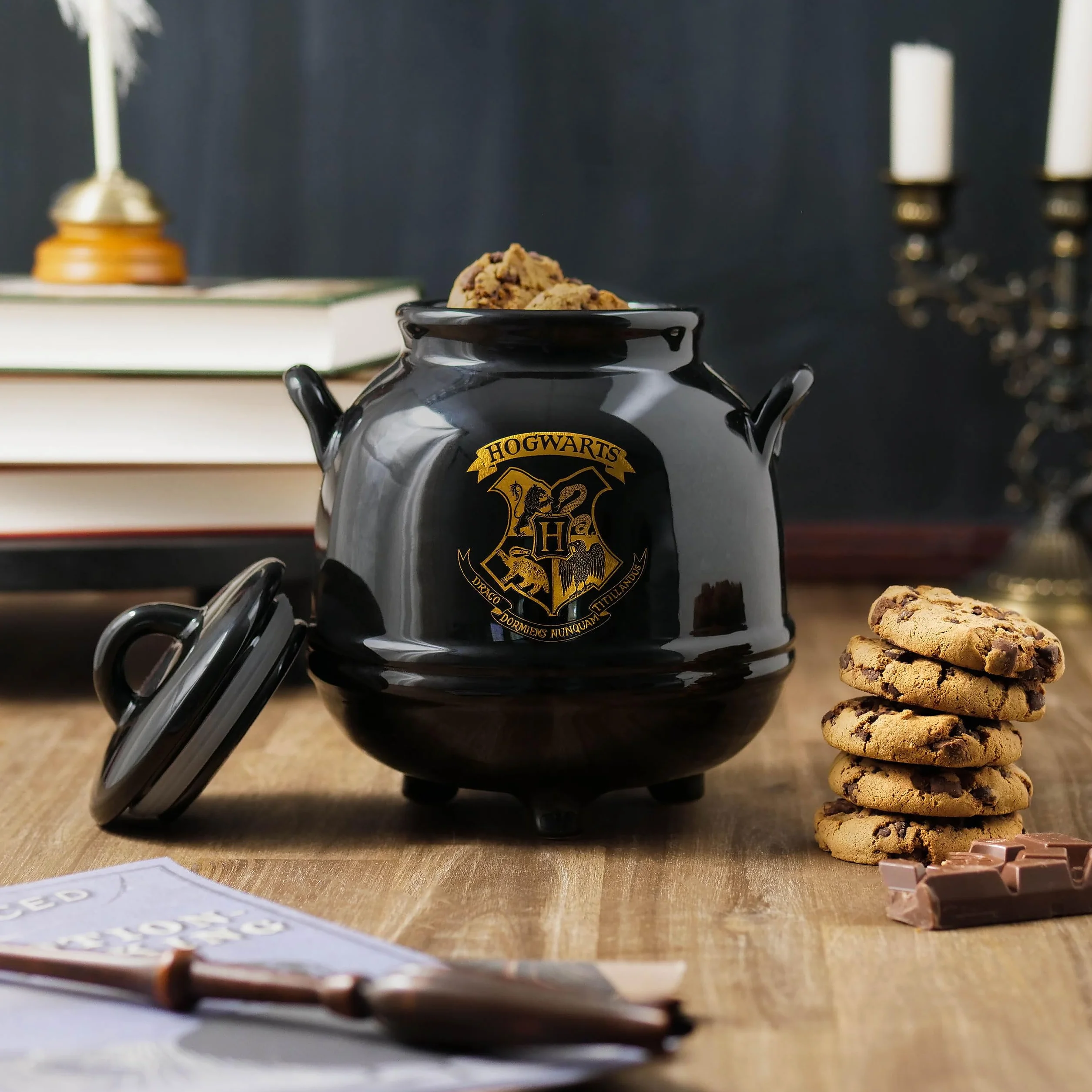 Elbenwald Harry Potter Hogwarts Kocioł Słoik na Ciasteczka - Herb Szkoły Hogwarts Motyw Ceramiczny Czarny