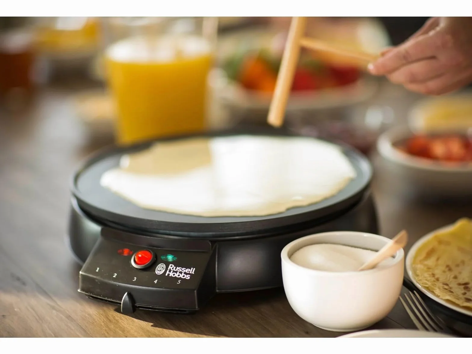 Russell Hobbs naleśnikarka, płyta o jednostajnej temperaturze, kontrolka gotowości temperatury, nieprzywierająca płyta, stal nierdzewna, moc 1000W, czarna, Crêpes Maker Fiesta 20920-56