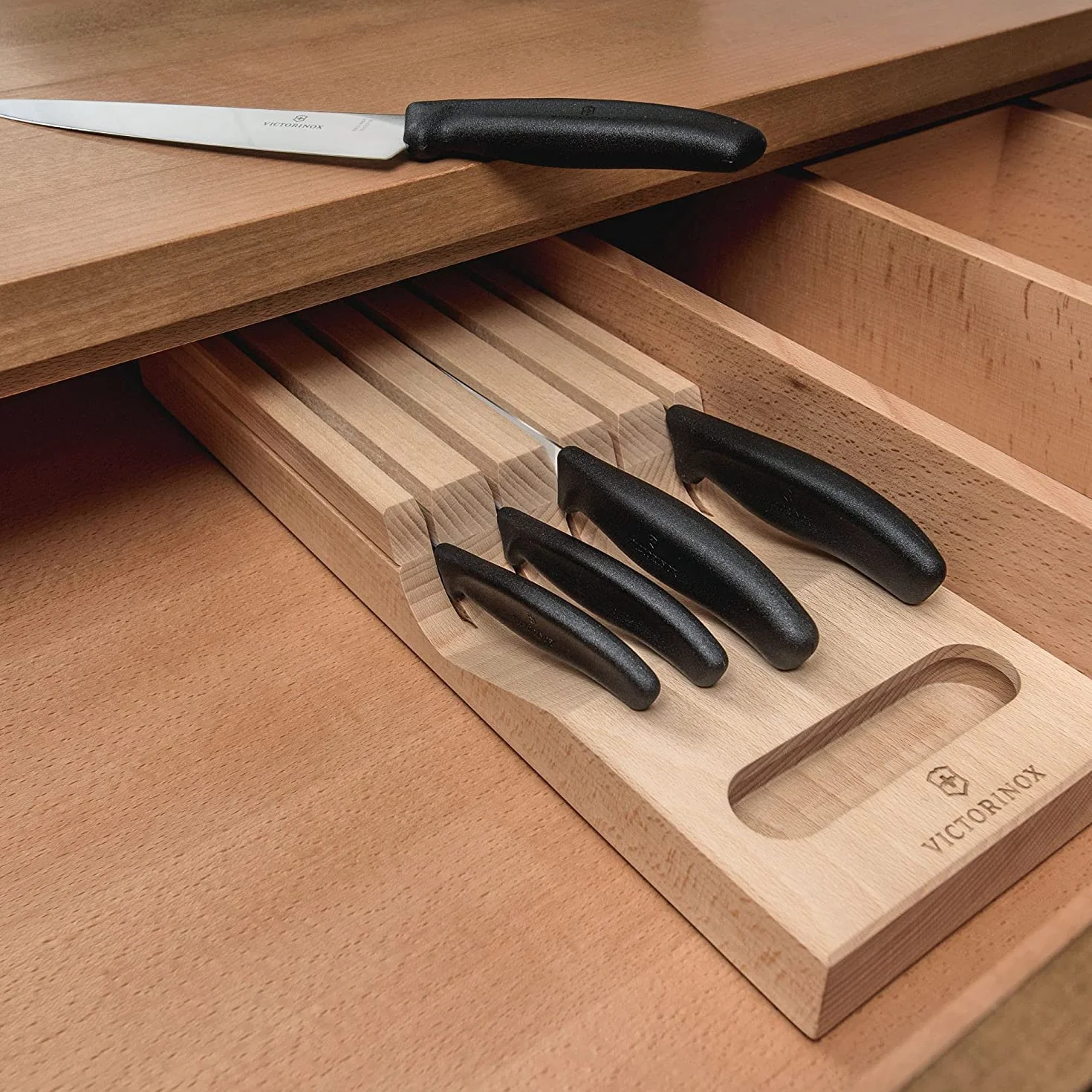 Victorinox, 6.7143.5, Storage + Cutting Boards, Schubladen-Messerhalter, robuster Kunststoff-Griff, Mandel-Beige, Made in Switzerland,