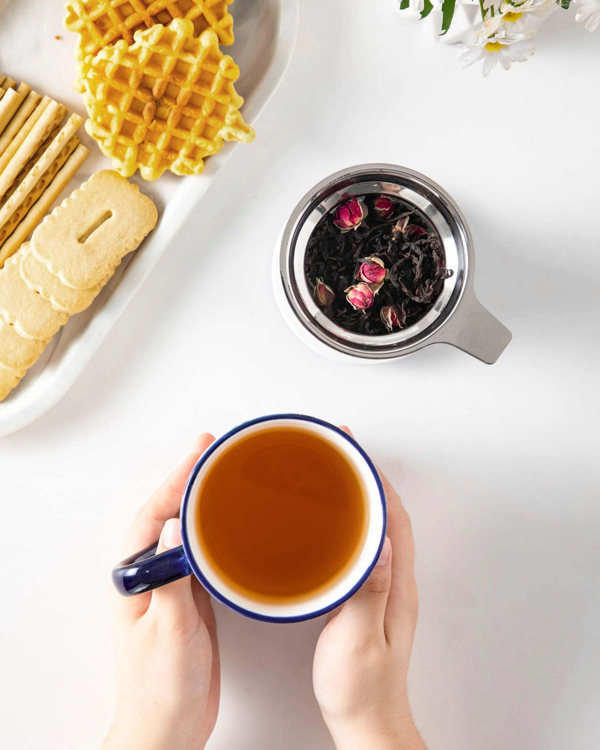 Vancasso SELENE Porcelanowy kubek do herbaty z zaparzaczem i pokrywką Steeps Loose Leaf Tea Type 01