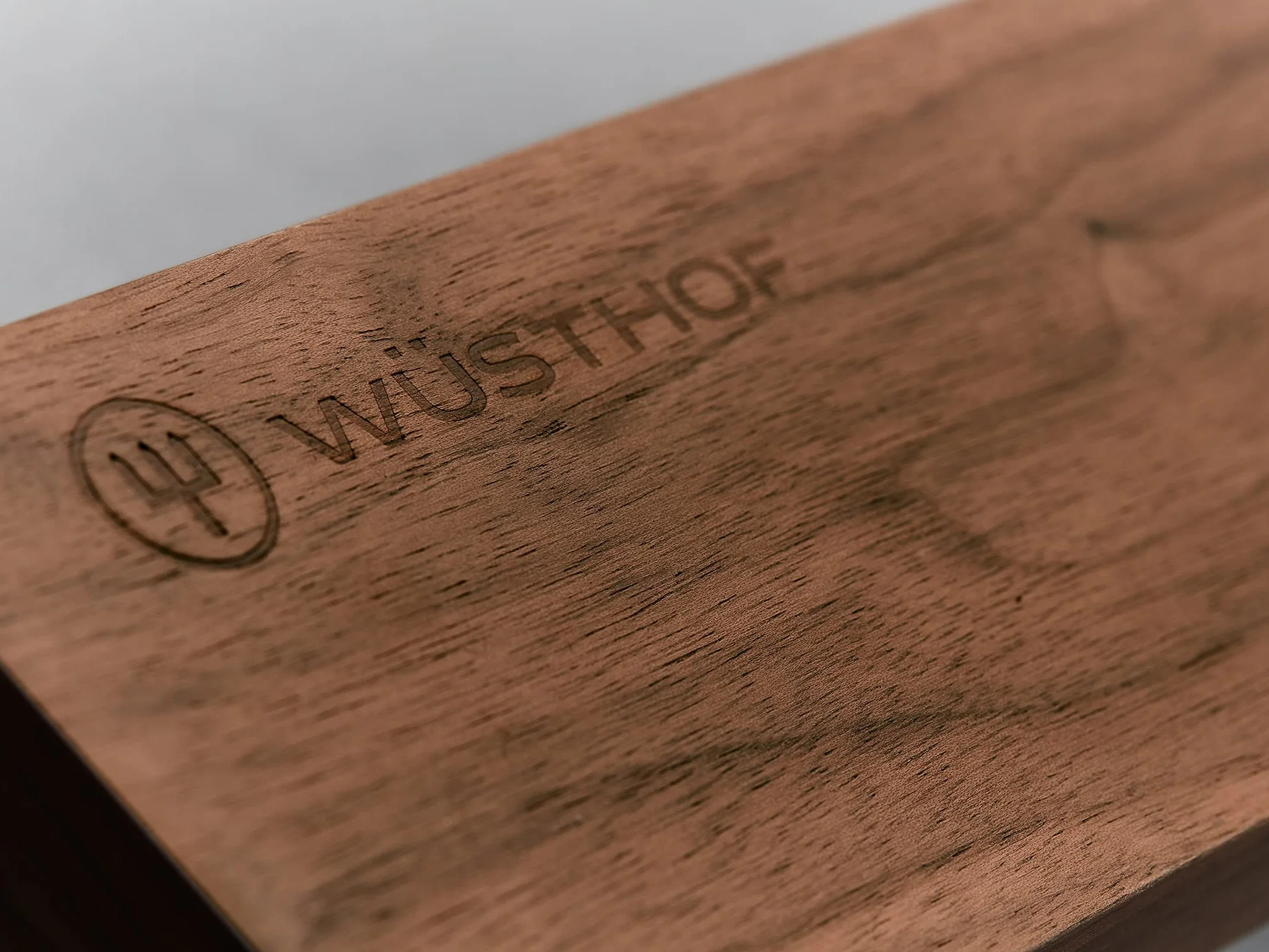 WÜSTHOF Uchwyt magnetyczny orzech włoski 50 cm