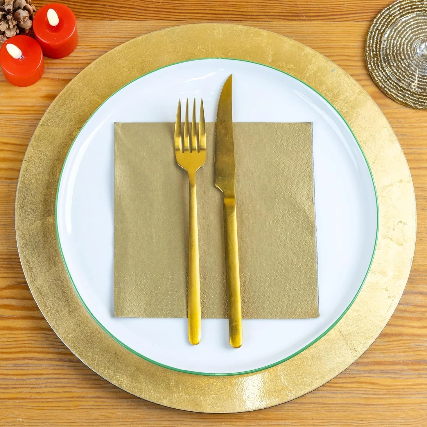 Talking Tables 100 sztuk miękkich papierowych serwetek w złotym kolorze na Boże Narodzenie, urodziny, wesele, catering, naczynia, jednorazowe, nadające się do recyklingu, wyprodukowane w UE,