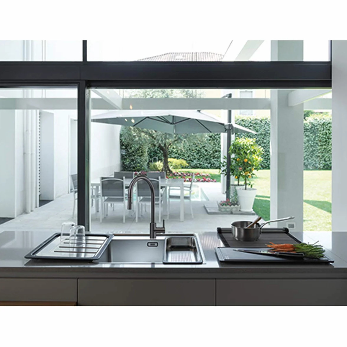 FRANKE 115.0613.671 EOS Neo Pull-Out bateria umywalkowa sprawy, stal nierdzewna czarna