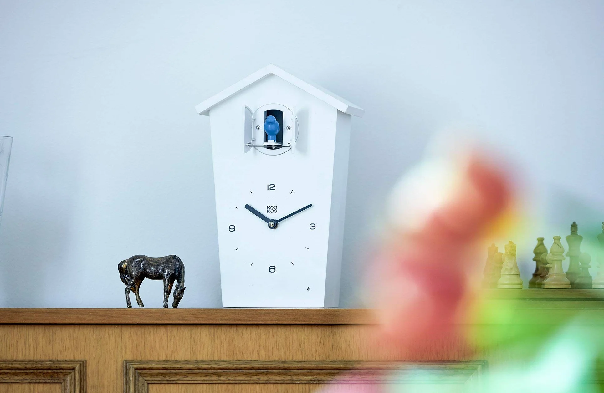 KOOKOO BirdHouse biały, nowoczesny zegar z kukułką z 12 naturalnymi głosami ptaków lub głosem kukułki