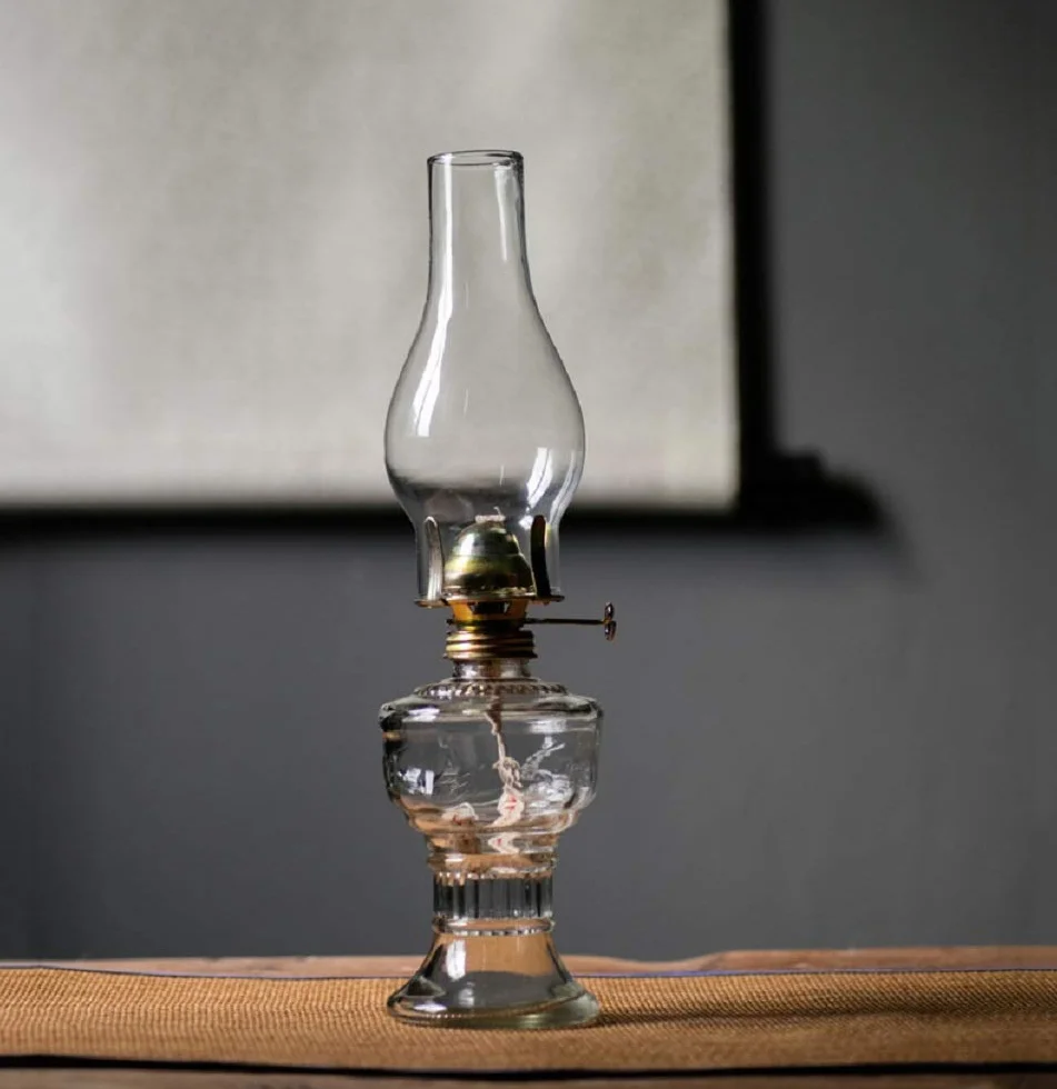 Lampa naftowa, retro nostalgiczna latarnia sztormowa, proste szkło, oświetlenie awaryjne do głównej dekoracji (32 cm)