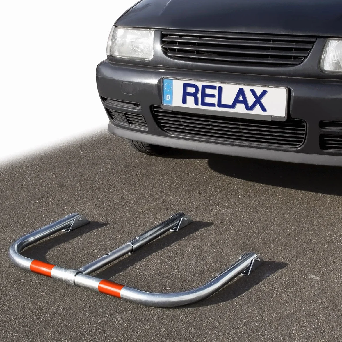 Relaxdays 10017409 Składana bariera parkingowa, z 3 kluczami, 76 x 32 x 45 cm, z czerwonymi paskami ostrzegawczymi, srebrna