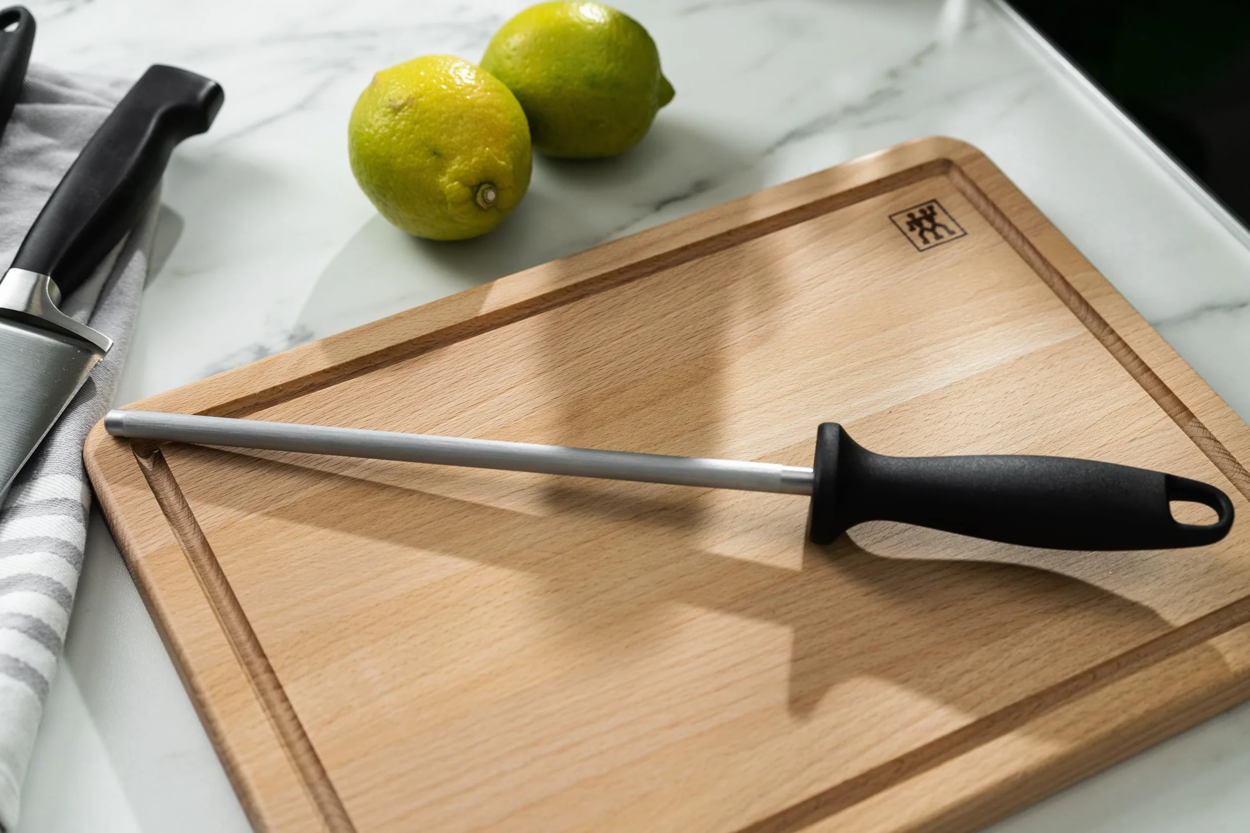 ZWILLING Wetzstahl Verchromt 23 cm Schwarzer Kunststoffgriff