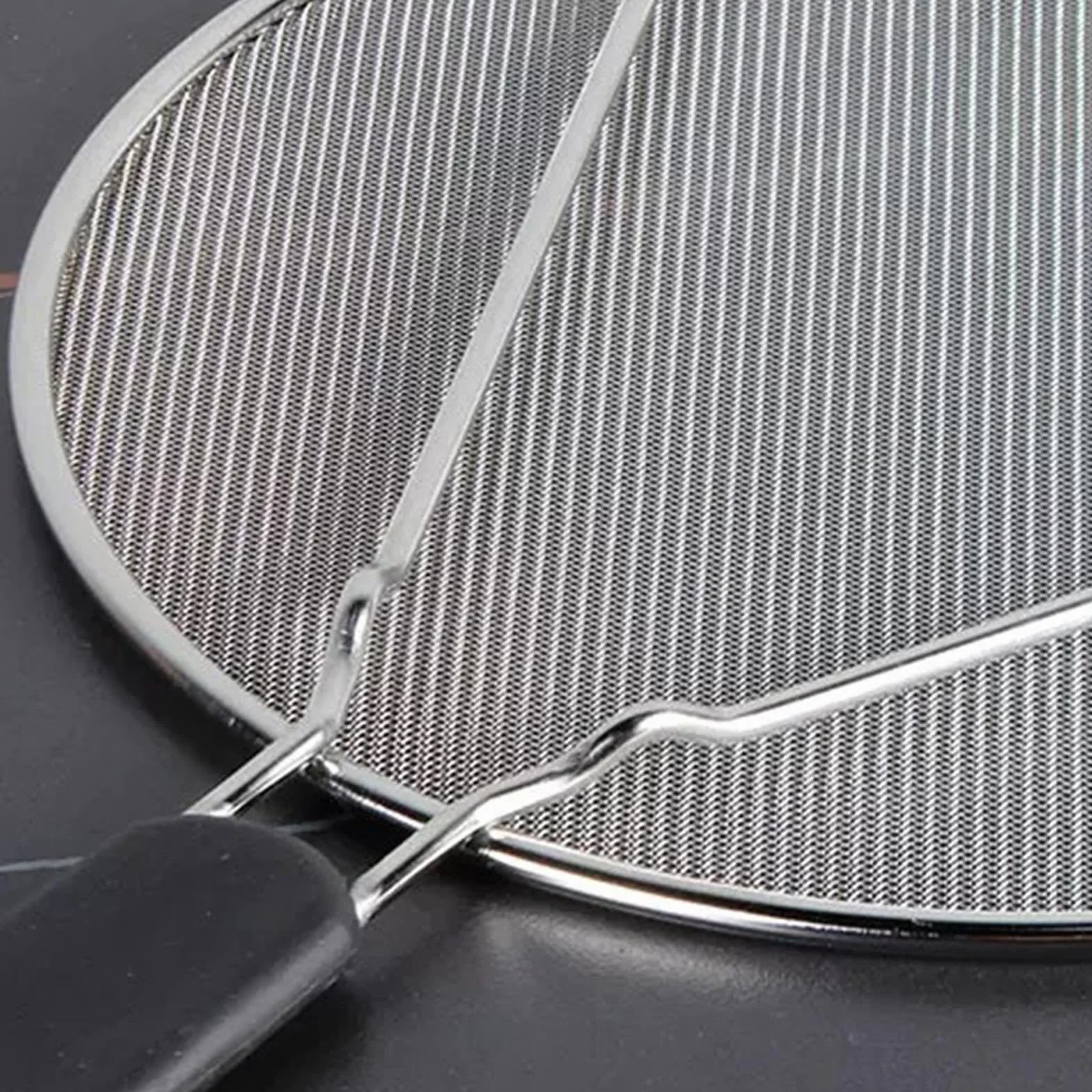 Fine Mesh Grease Splatter Screen Guard, Kitchen Protector for Frying Pan, Skillet, Stove, Oven, Grill, Pot, and Air Fryer, Prevents Oil Splash and Keeps Cooking Area Clean for Bacon, Sauces