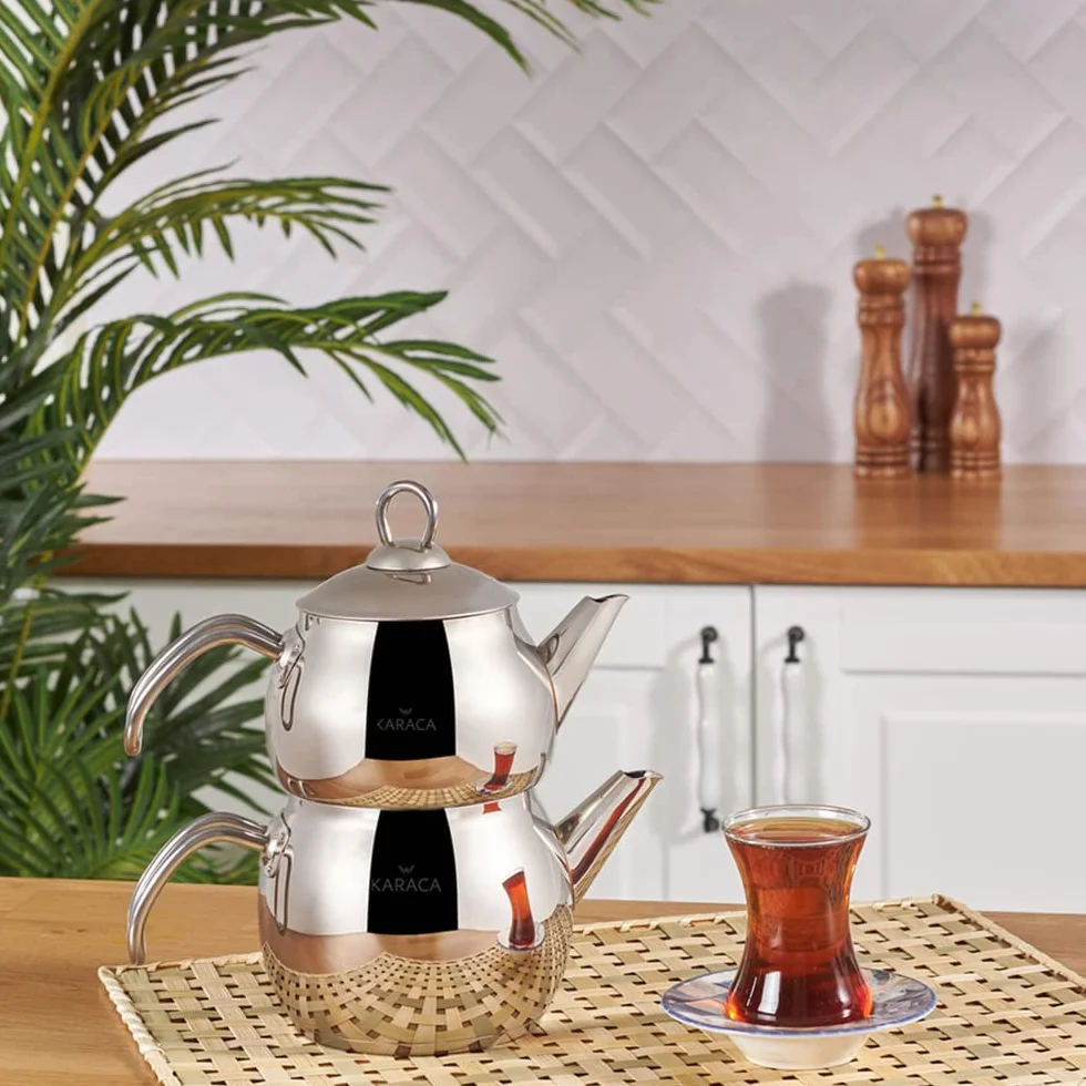 Karaca Adelya Mini zestaw czajniczek do herbaty, metalowy czajniczek, 0,65 l + pokrywka czajnika, 1,1 l, turecki zaparzacz do herbaty, stal nierdzewna, indukcyjny, nadaje się do mycia w zmywarce,