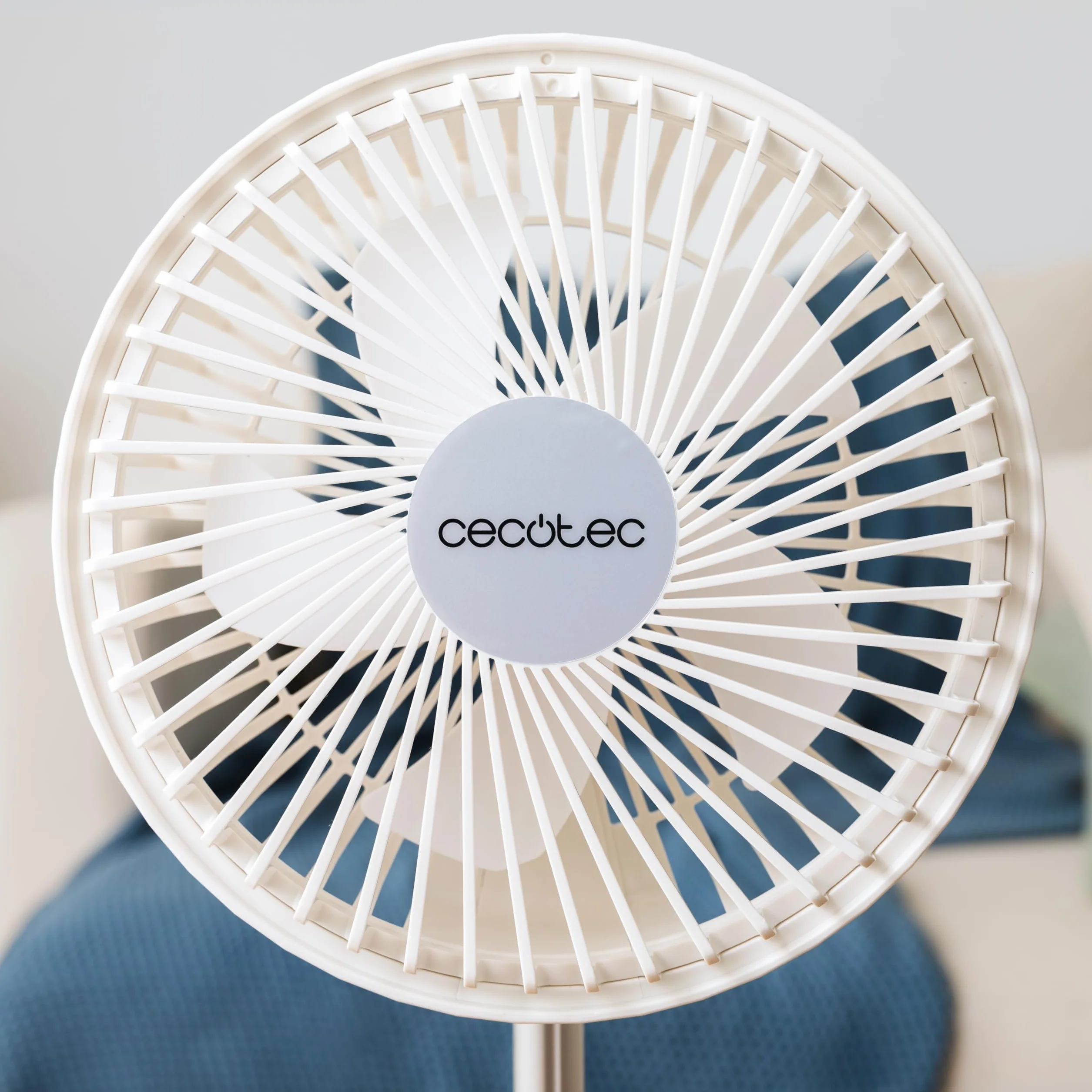 Cecotec - Przenośny składany wentylator EnergySilence 800 FoldAir - Bateria 7200 mAh, wysuwana i regulowana konstrukcja, 5 aerodynamicznych łopatek, 8 cali, 3 prędkości, kontrola kierunku