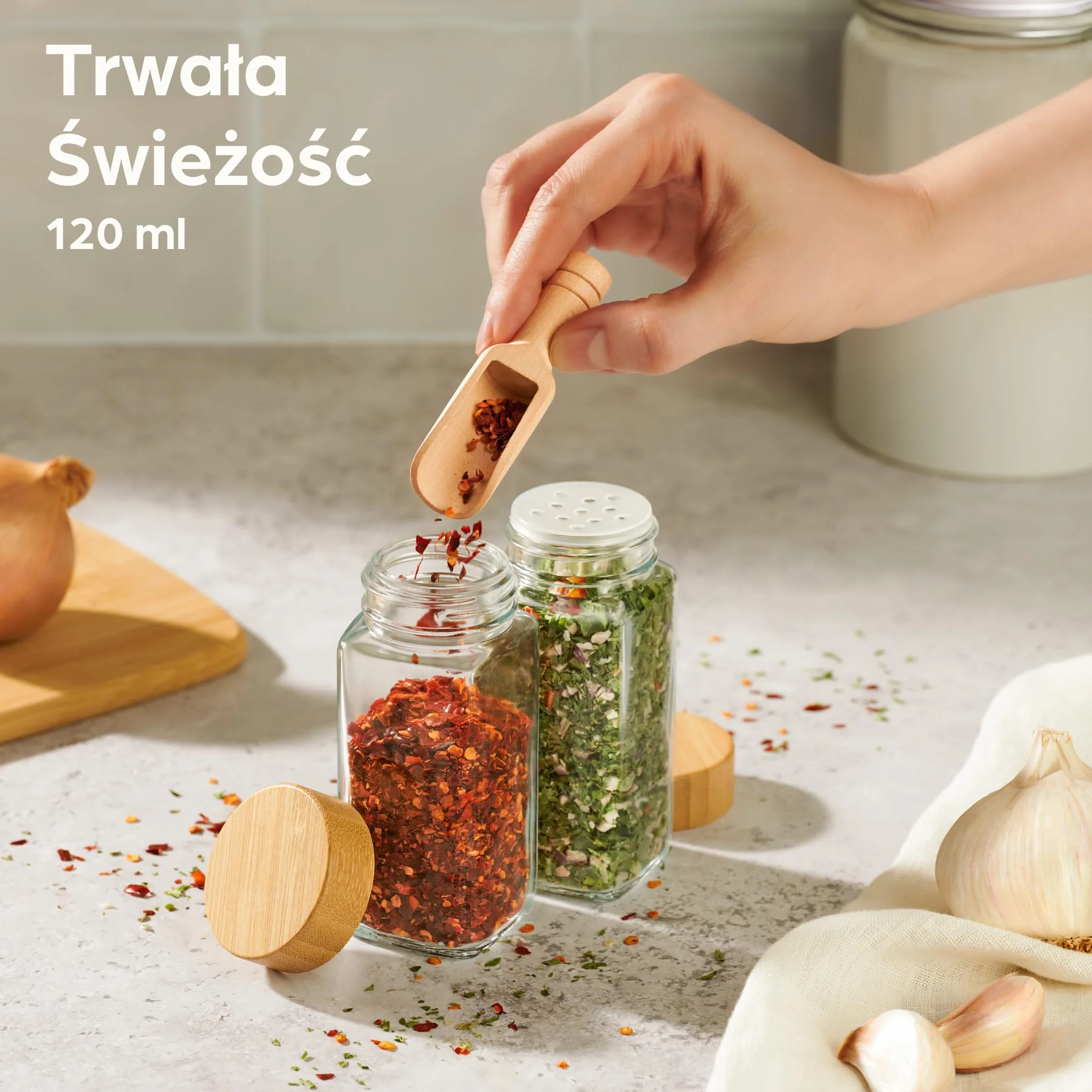 Praknu Słoiczki na Przyprawy z Bambusową Pokrywką - Zestaw 12 Sztuk - 120ml Pojemników na Przyprawy - Z Etykiety, Szczoteczkę i Drewnianą Łyżkę - Różne Nasadki do Wytrząsarek