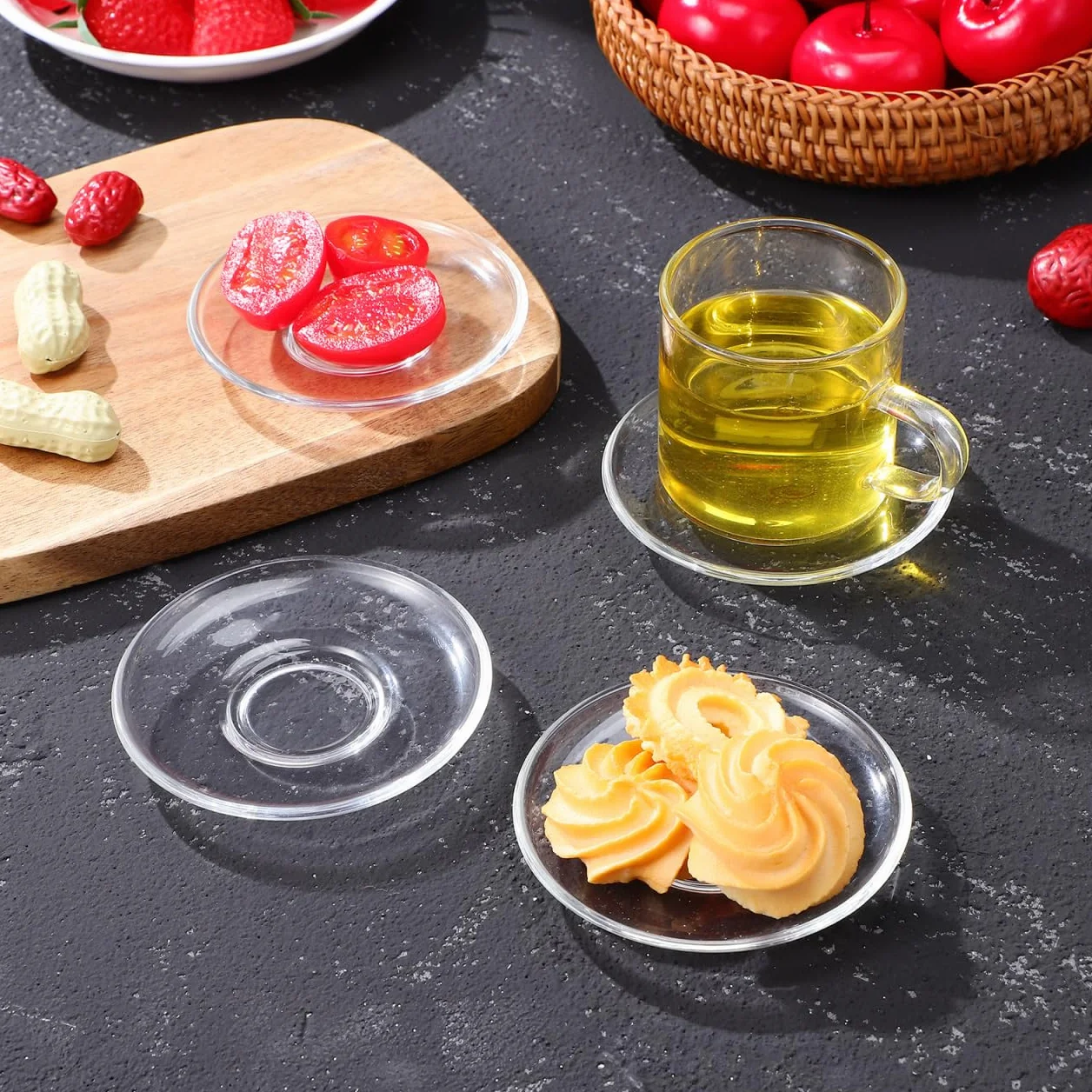 Cabilock 4 sztuki szklanych spodków do herbaty przezroczyste przekąski talerze restauracyjne talerze deserowe artykuły spożywcze talerze do kawy filiżanki herbaty przekąski owoce 9 x 9 cm