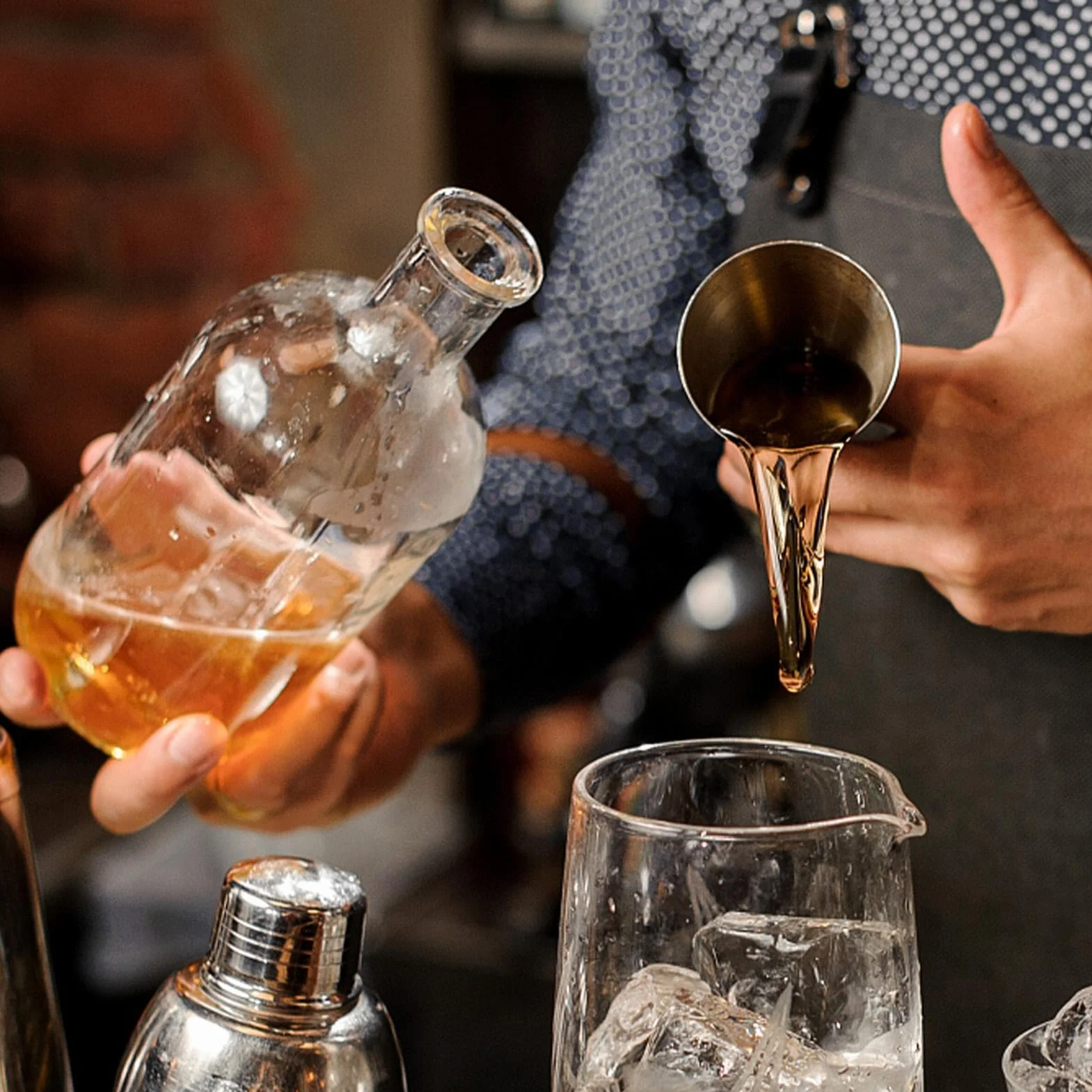 Koktajl z miarką, Jigger Bar Jigger Kubek Barista Podwójna głowa Dozowniki koktajlowe ze stali nierdzewnej z paskami ze stali nierdzewnej do baru (Large)