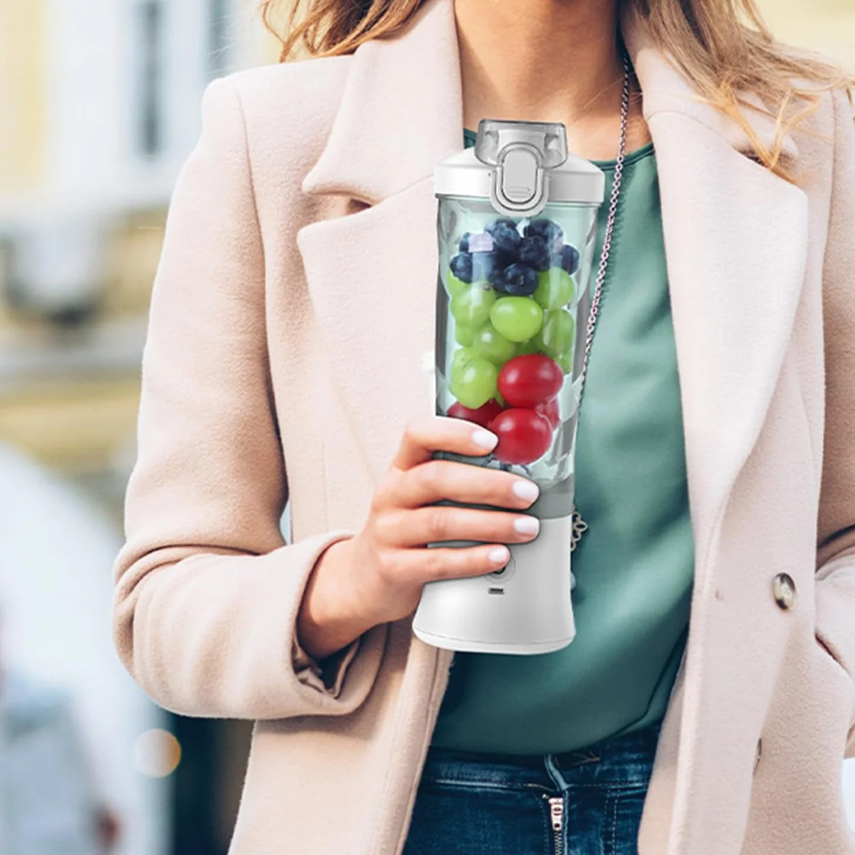 Przenośny blender elektryczna sokowirówka USB bezprzewodowa 600 ml/23,5 uncji rozmiar osobisty popijająca wylewka 6-ostrzowa głowica sportowa podróż LB34 biały
