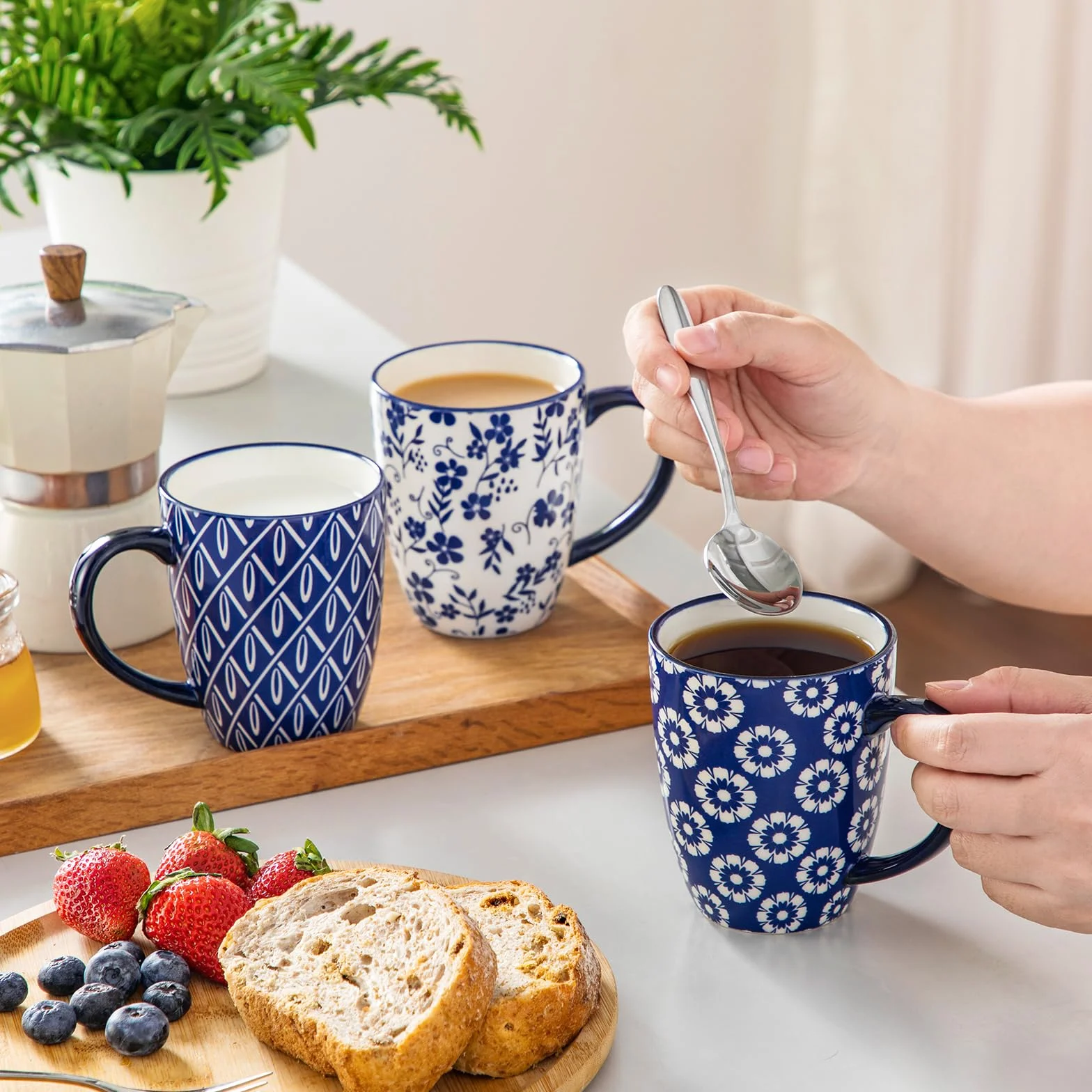 vancasso Zestaw 6 filiżanek do kawy, SELENE filiżanki z porcelany, 360 ml kubek do kawy z uchwytem, filiżanka do kawy, mleka, herbaty i kakao, vintage niebiesko-biały