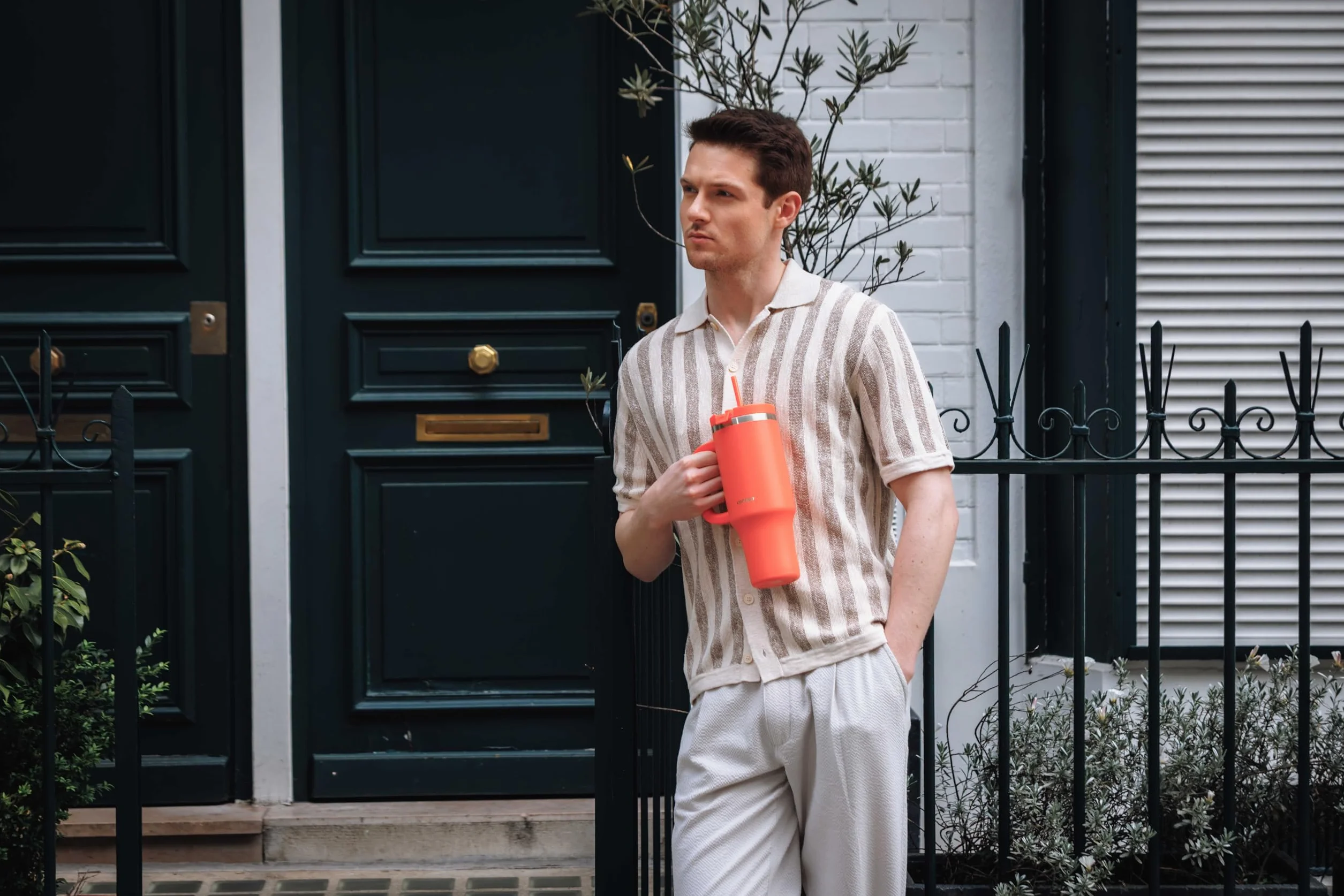 Contigo Tumbler 1200 ml z uchwytem, izolowana próżniowo butelka na wodę ze słomką i pokrywką, zimna przez 29 godzin, kubek podróżny, termos termiczny, nie zawiera BPA, koralowy