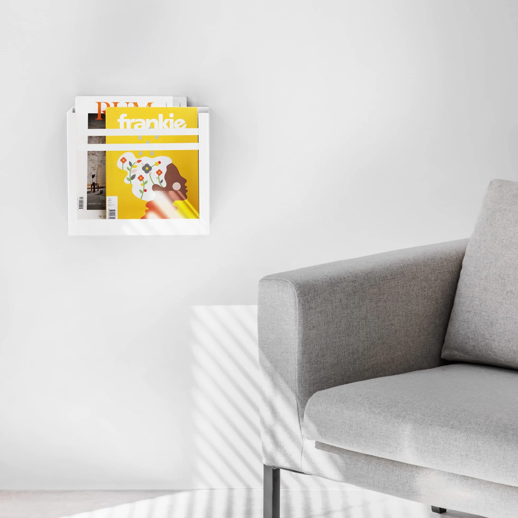 Navaris Stojak na gazety uchwyt ścienny na gazety – 30 x 27 x 11 cm półka na czasopisma, broszury, ulotki – półki do montażu na ścianie