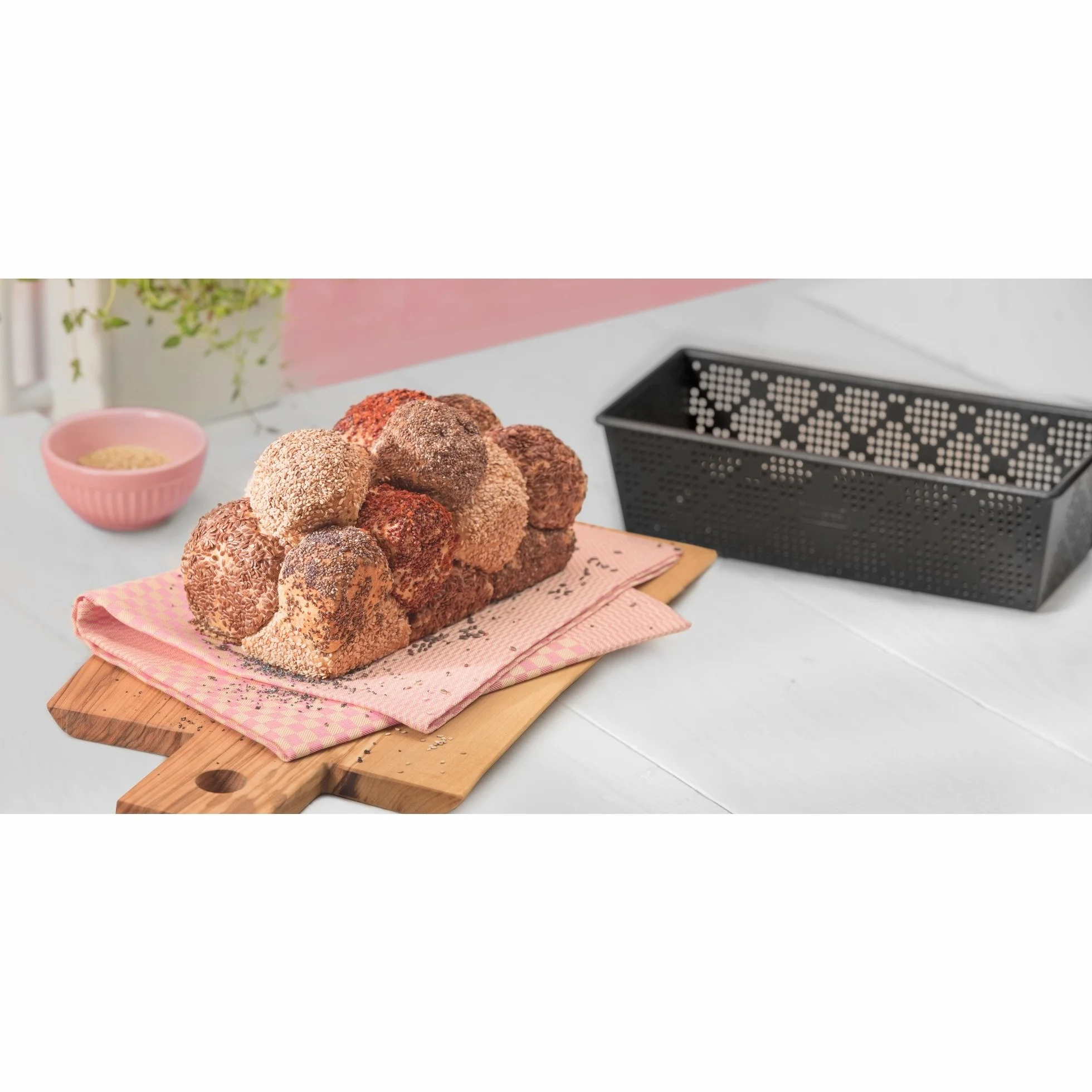 Kaiser Inspiration forma do pieczenia chleba perforowana 35 cm 1500 g