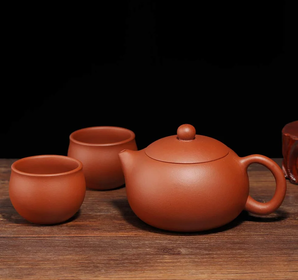 Yixing Zisha ręcznie robiony zestaw do herbaty, Xishi ceramiczny czajniczek o dużej pojemności z zestawem 2 filiżanek do herbaty, 10 oz/300ml