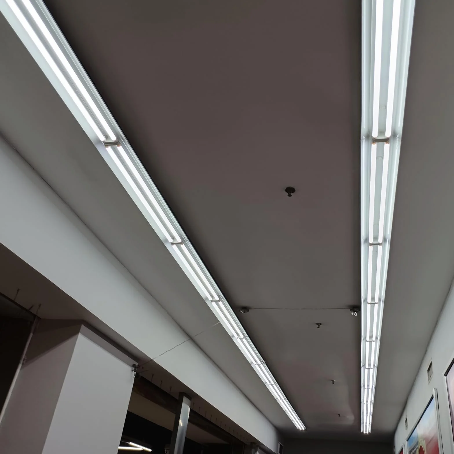 IHYCTV Tuba LED T5 84,9 cm F21T5 18 W 2050 lm 4000K 840 zimna biel, zamiennik 39W Fluorescencyjny G5, kompatybilna z EVG, instalacja bezpośrednia, ochrona przed oślepianiem 140°, 1 sztuka