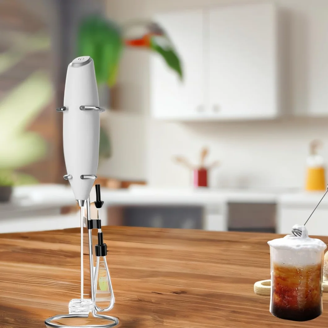 Elektryczny spieniacz do mleka na baterie, spieniacz do mleka z uchwytem ze stali nierdzewnej, 15-20s, mocny 19 000 obr./min, kawa do latte, cappuccino, gorąca czekolada, biały