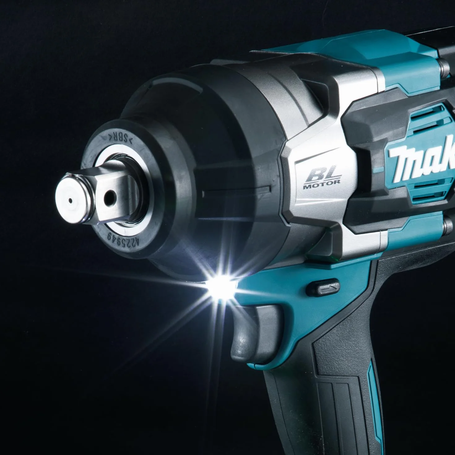 Makita Klucz Udarowy, Czarny/Niebieski, 21.7 x 9.4 x 30.3 cm; 1 kg