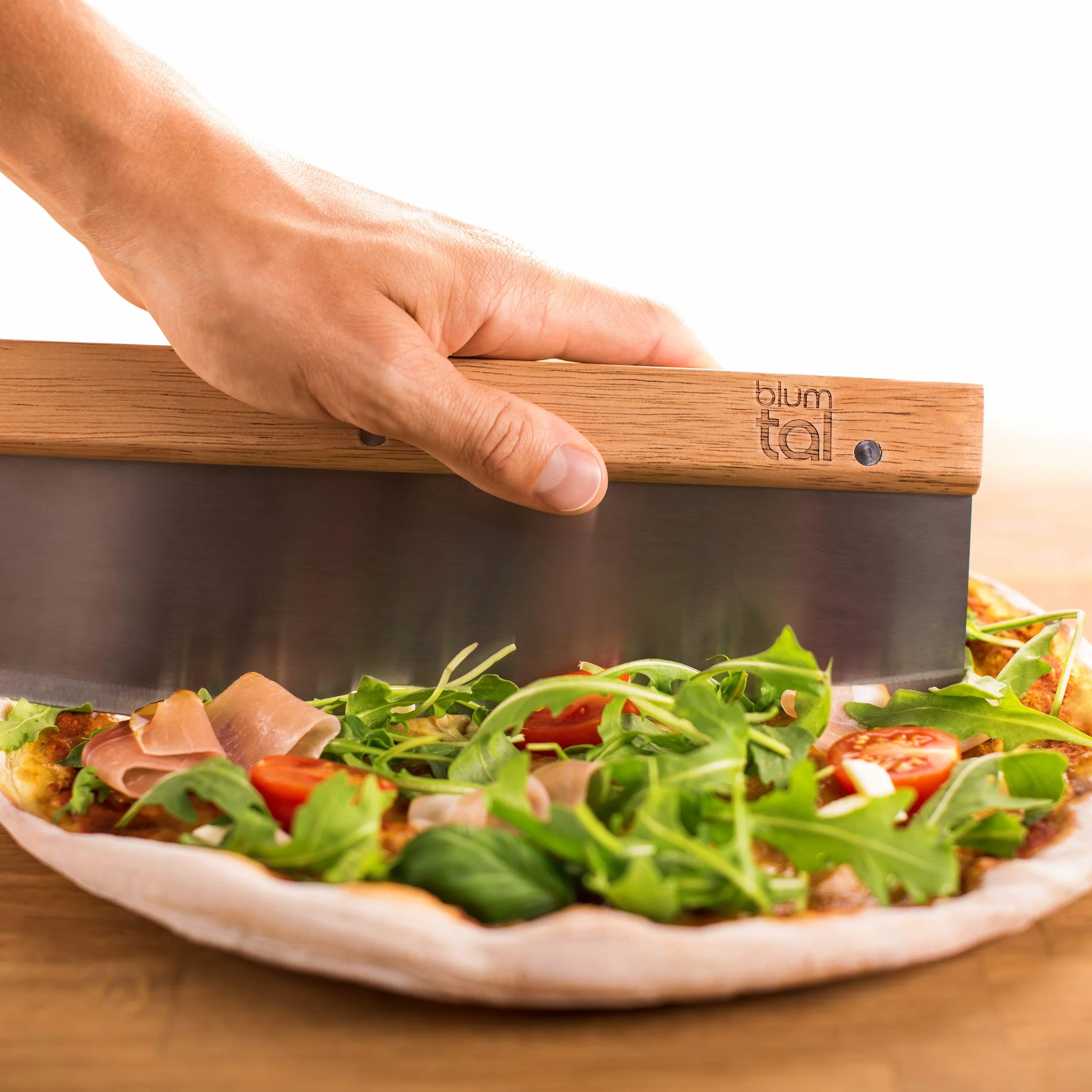 Blumtal Nóż do pizzy ze stali nierdzewnej - Profesjonalny nóż do pizzy z ostrzem ze stali nierdzewnej o długości 32 cm - Nóż do krojenia pizzy z drewnianym uchwytem - Ostry nóż do pizzy