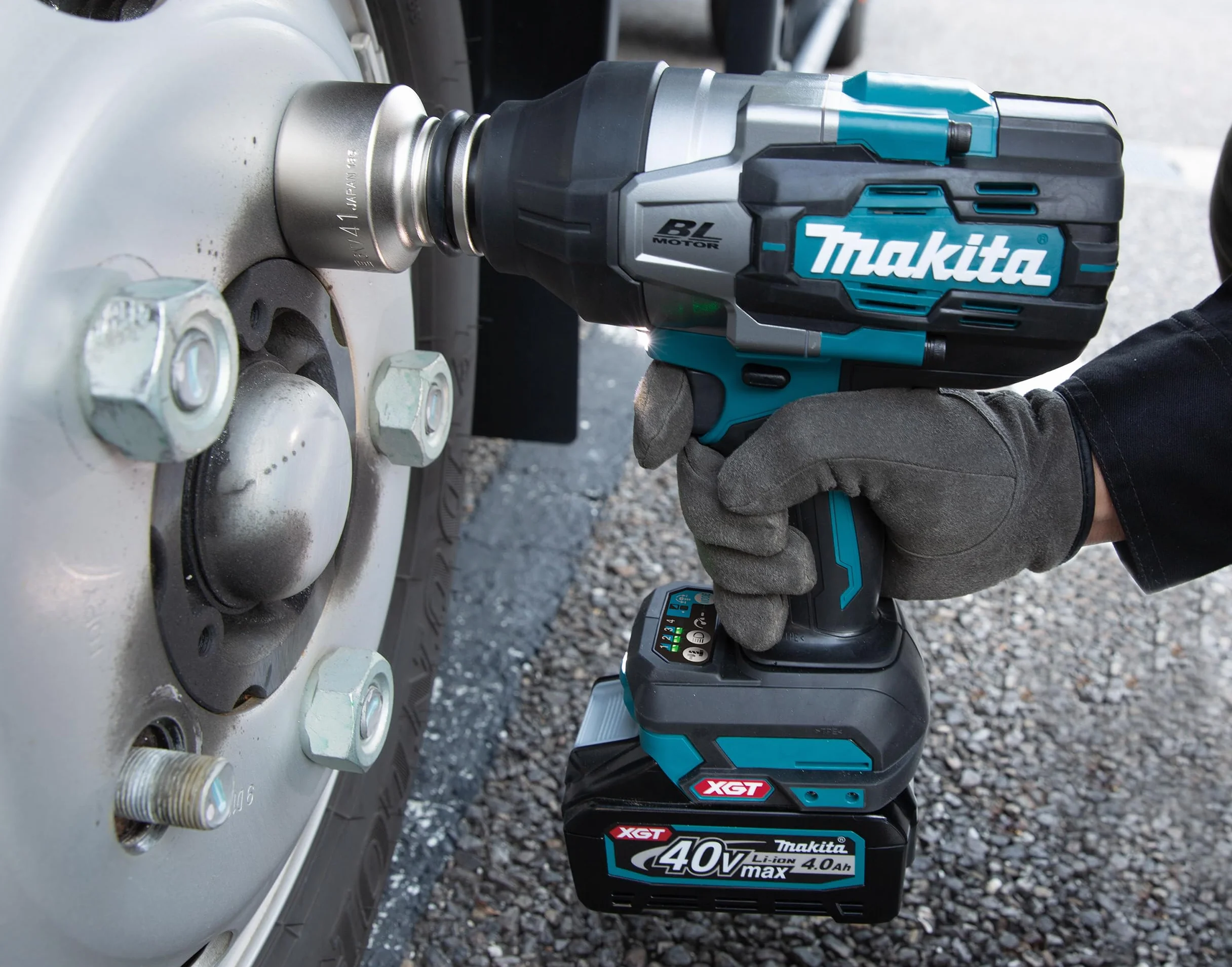Makita Klucz Udarowy, Czarny/Niebieski, 21.7 x 9.4 x 30.3 cm; 1 kg