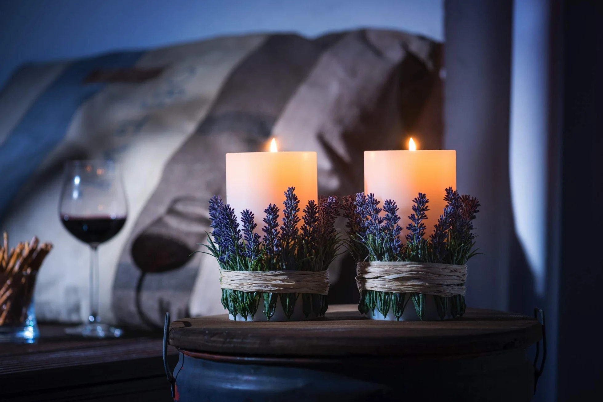 Qult Farluce Trend • Świecznik Na Podgrzewacze W Kształcie Świecy • Świeca Z Tworzywa Sztucznego • Tealight Z Wkładem Na Podgrzewacze • W Zestawie Świeczka
