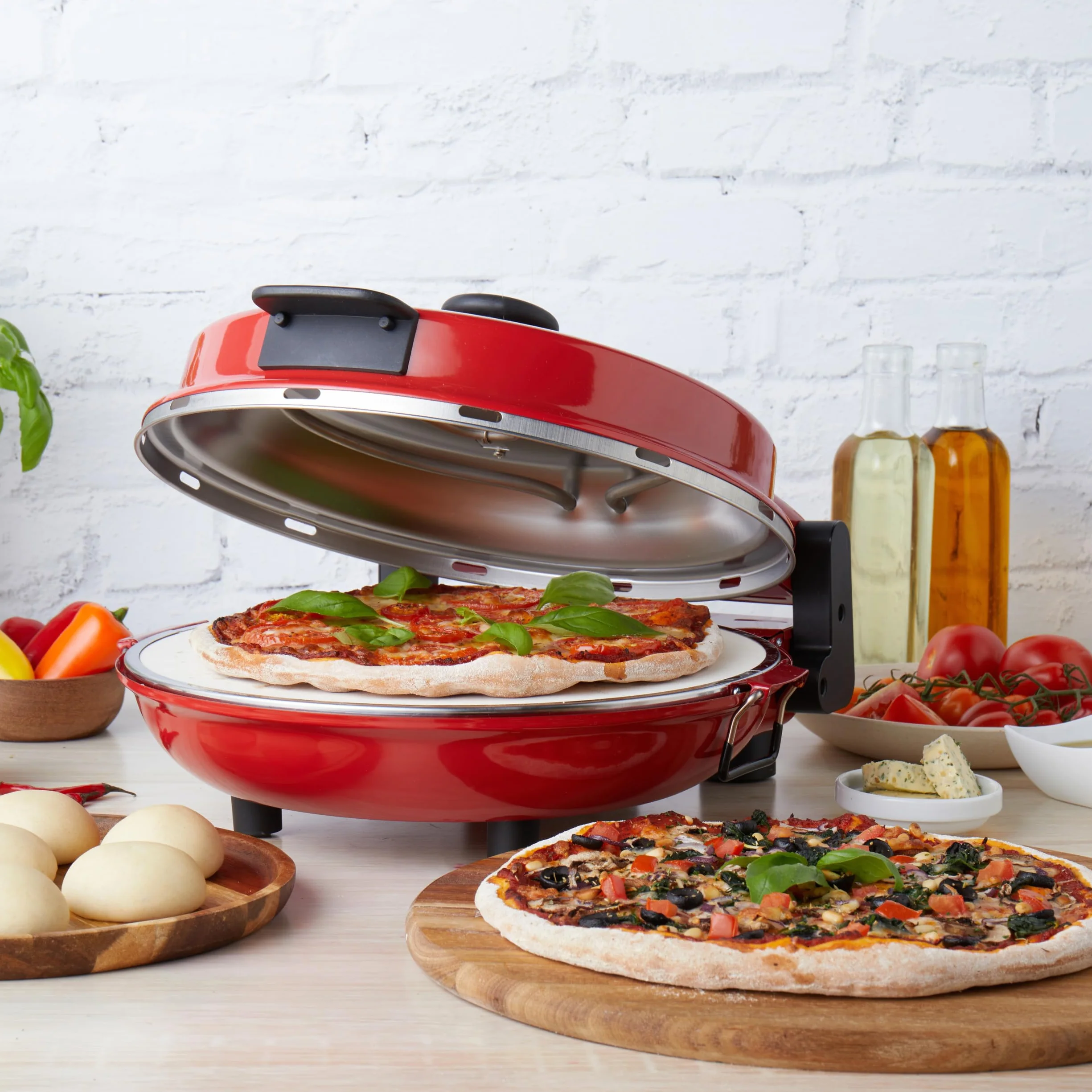 Petra PT5666VDE Elektryczny piecyk do pizzy — 1200 W, 5 ustawien grzania, szybkie nagrzewanie, profesjonalne pieczenie pizzy w 5 minut, wyjmowany kamien do pizzy, nóz i 2 lopatki, czerwony