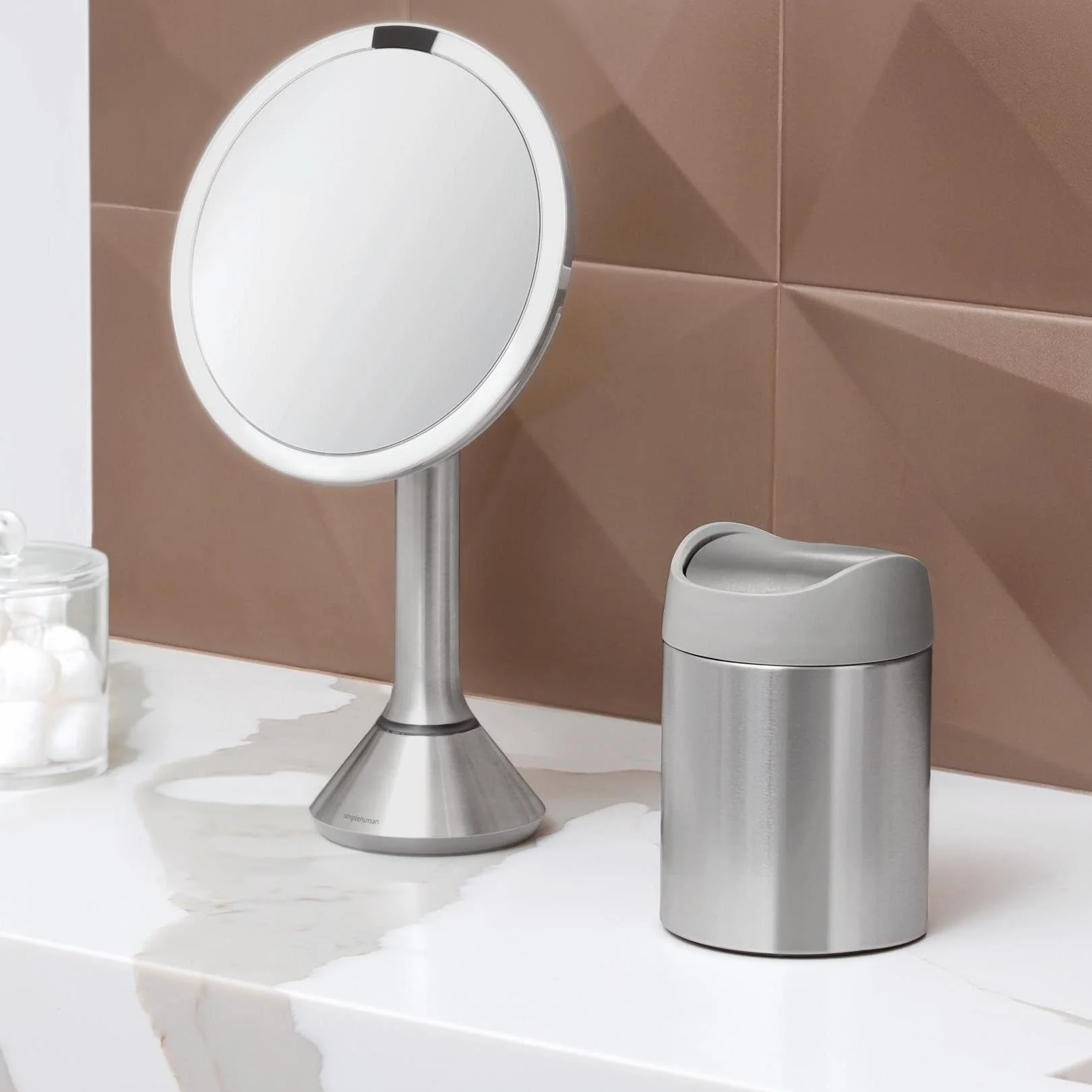 simplehuman CW2084 mini kosz o pojemności 1,5 l, blat kuchenny, biurko lub toaletka, wyważona pokrywa uchylna, łatwa do czyszczenia, odporna na odciski palców, szczotkowana stal nierdzewna