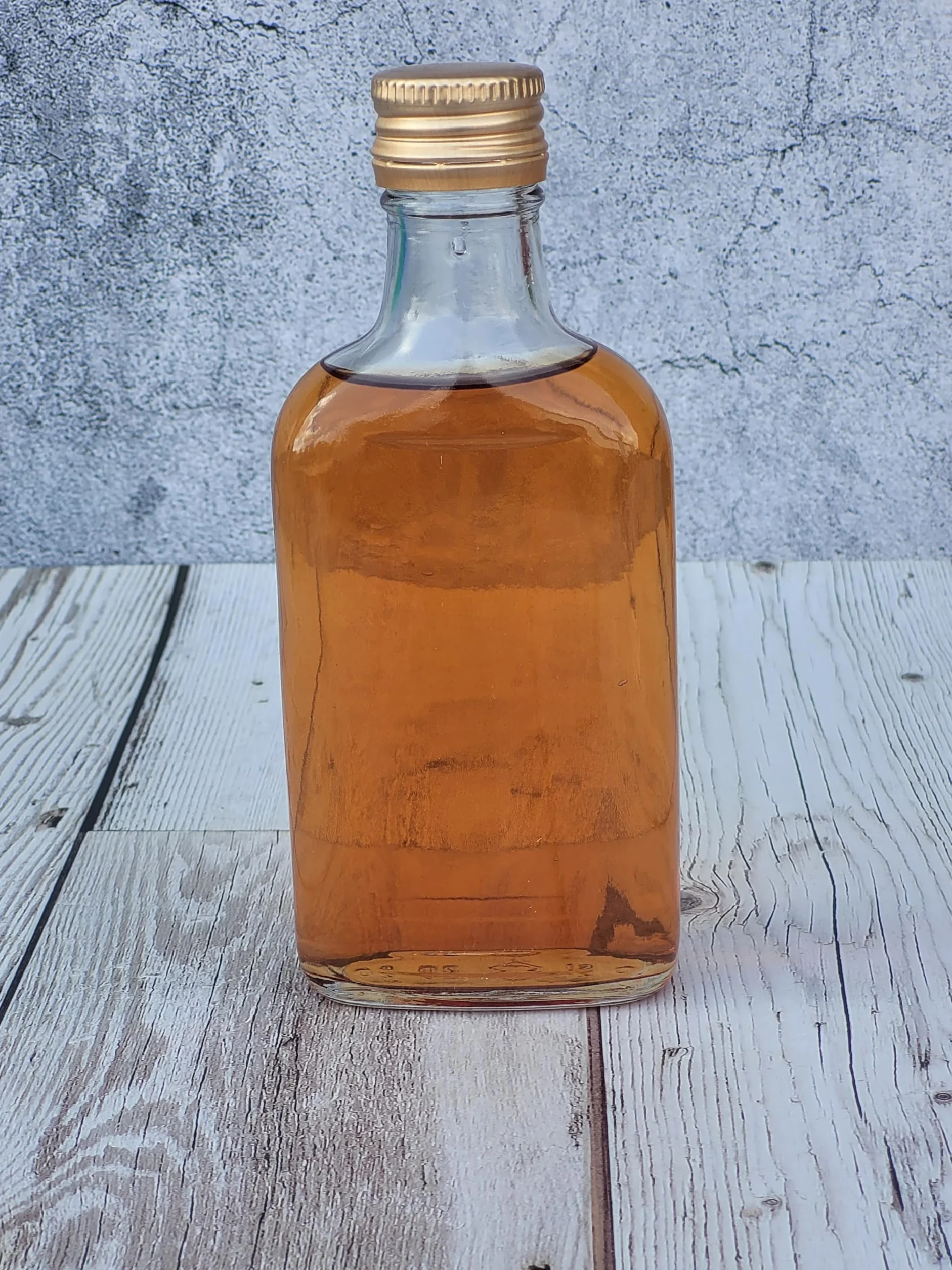 20 x szklane butelki 200 ml (0,2 l) i metalowe zakrętki (zakręcane pokrywki) – domowe zaparzanie oleju ginowego, octu, wódki winnej, 20 x butelka 200 ml + złote zakrętki)