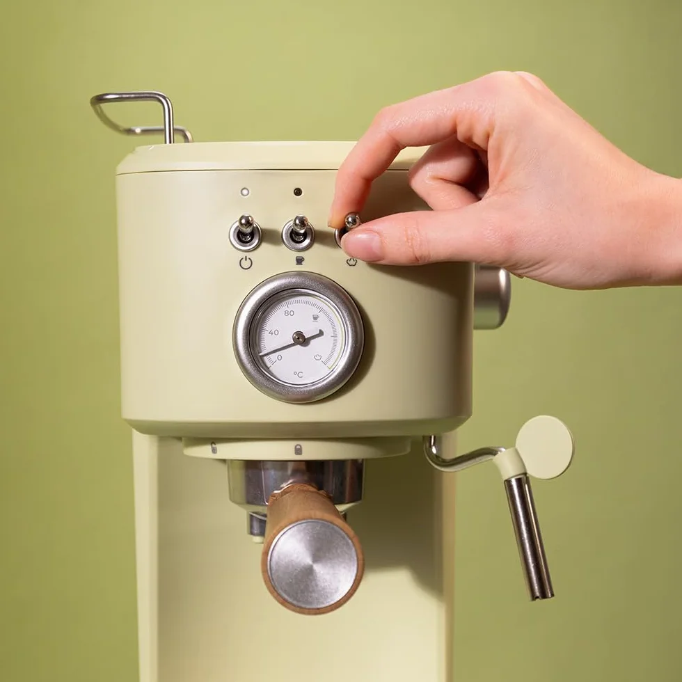 Cecotec Espresso Compact Ekspres do kawy Power Espresso 20 Retro Zielony. 1100 W, 20 barów, możliwość sterowania parą, ramię uchwytu filtra z podwójnym wyjściem i 2 filtry, 1,25 l