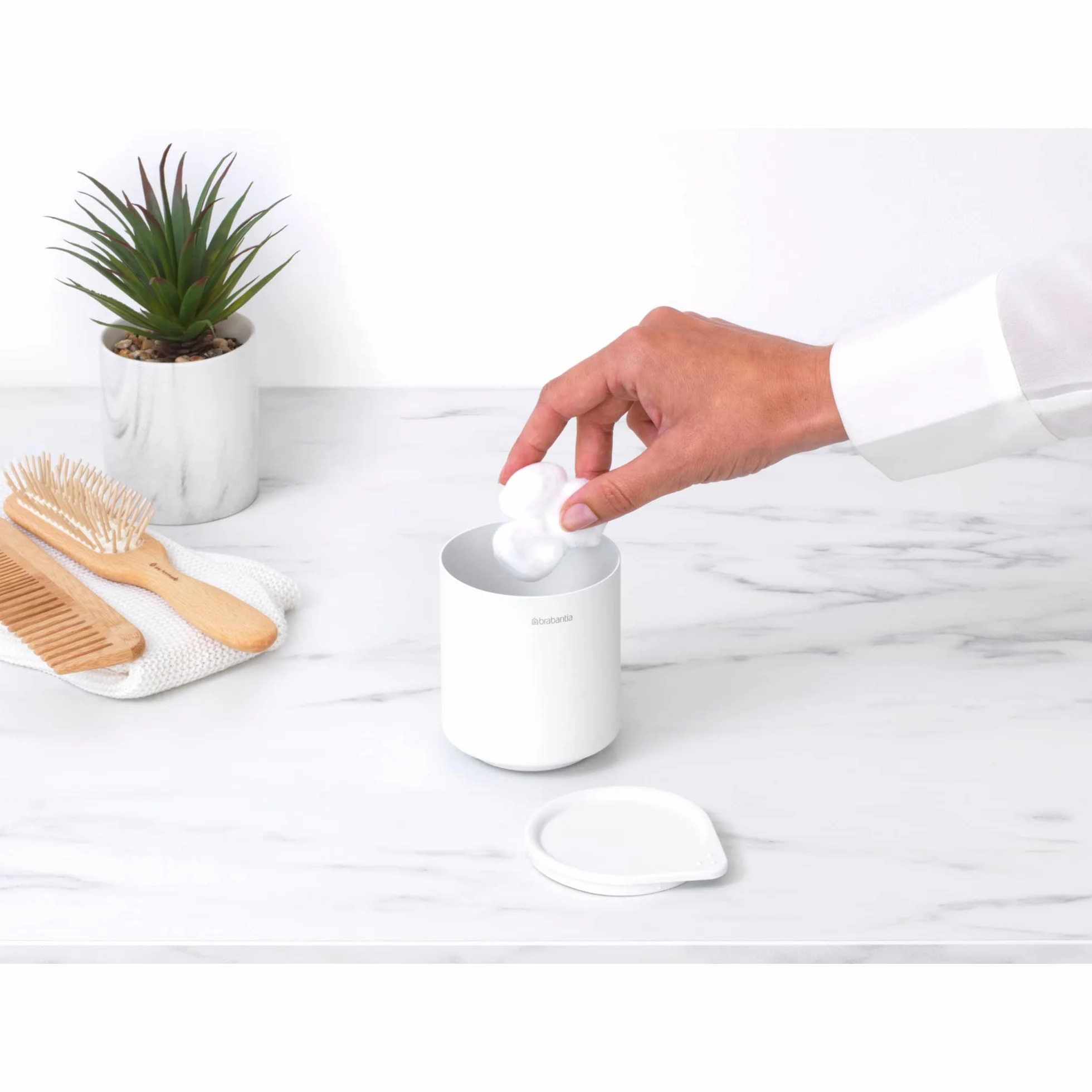 Brabantia - Mindset Pojemnik do Przechowywania - Do Przechowywania Małych Przedmiotów - Higieniczny - Pokrywa Miękka w Dotyku - Odporny na Korozję - Łatwe Czyszczenie - Fresh White - 10 x 8 x 10 cm