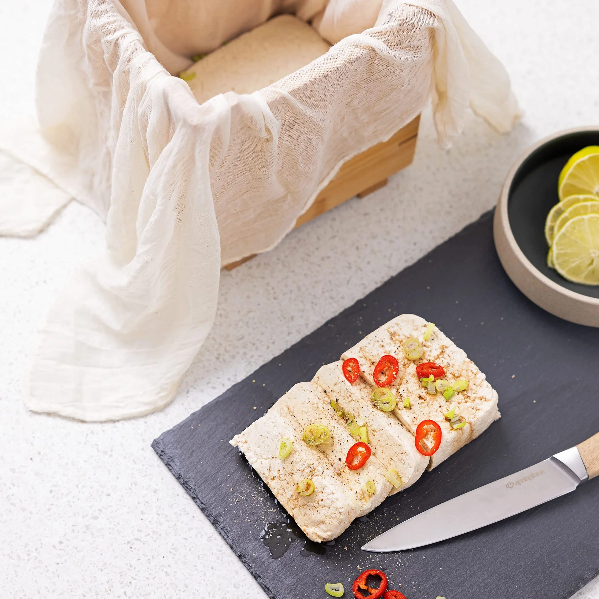 Navaris Bambusowy zestaw do robienia tofu – Forma do prasowania tofu do robienia świeżego domowego tofu, sera, tempeh – Zestaw do robienia tofu wykonany w 100% z naturalnego materiału