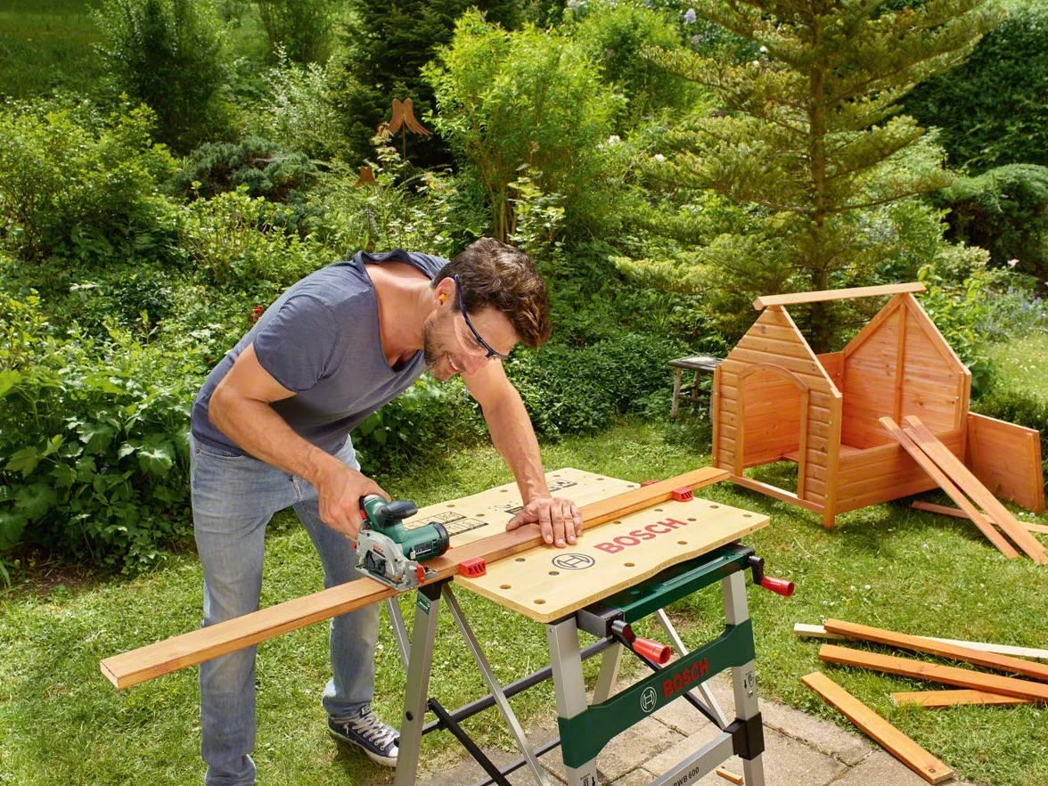 Bosch Home and Garden UniversalCirc 12 akumulatorowa mini piła tarczowa akumulatorowa (bez akumulatora, 12 V, w kartonie)