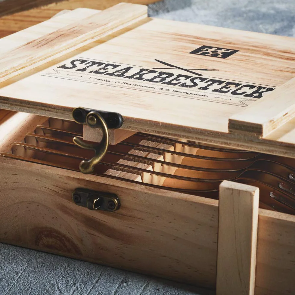 Zwilling Steak Besteck Set, 12-teilig Holz-Box, 6 Steakmesser - 6 Steakgabeln, spülmaschinengeeignet, Poliert 18/10 rostfreierEdelstahl