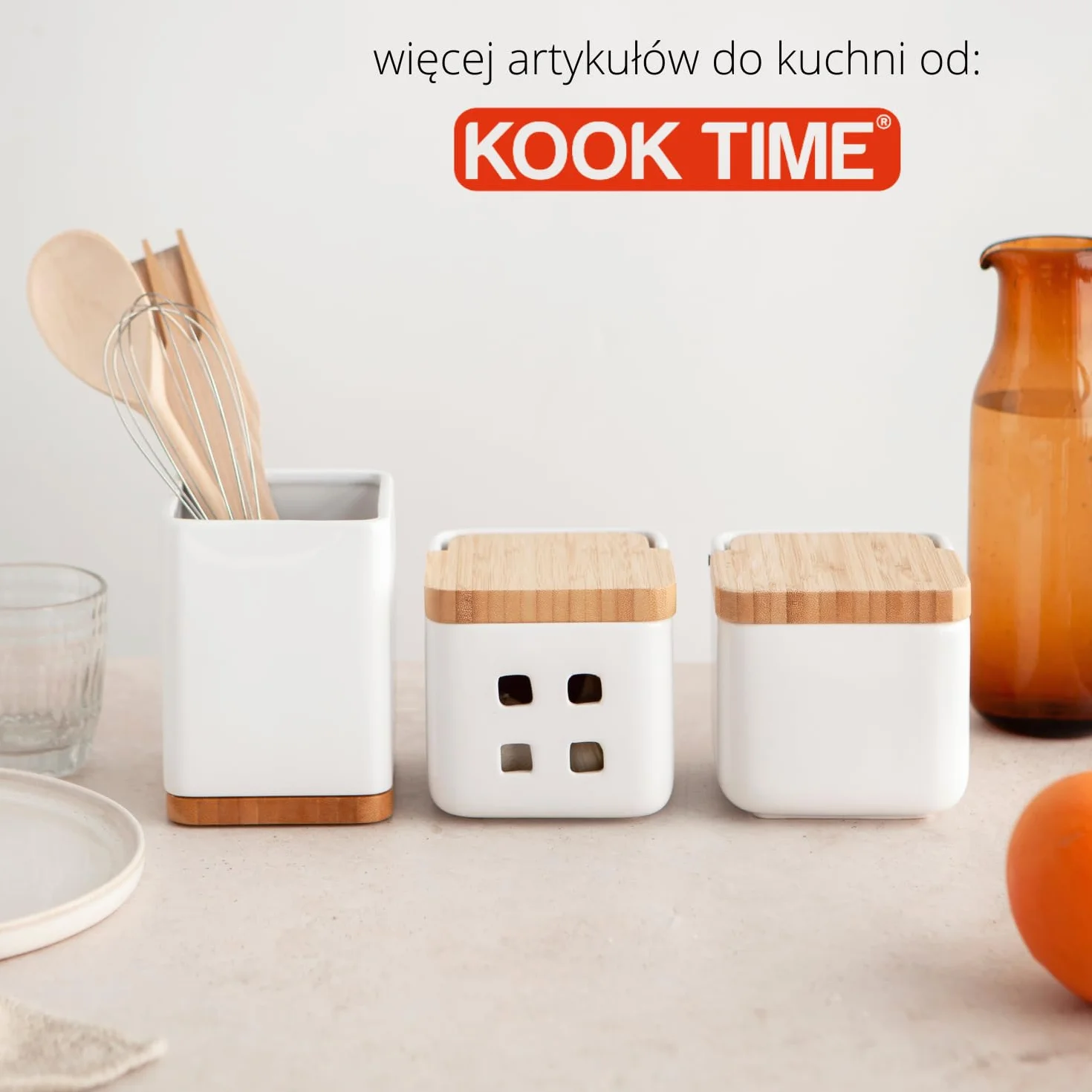 Ceramiczny pojemnik na czosnek z bambusową obrotową pokrywką, garnek do przechowywania czosnku z otworami wentylacyjnymi dla świeżości, błyszczący biały i naturalny bambus, 11,5 x 11,5 cm
