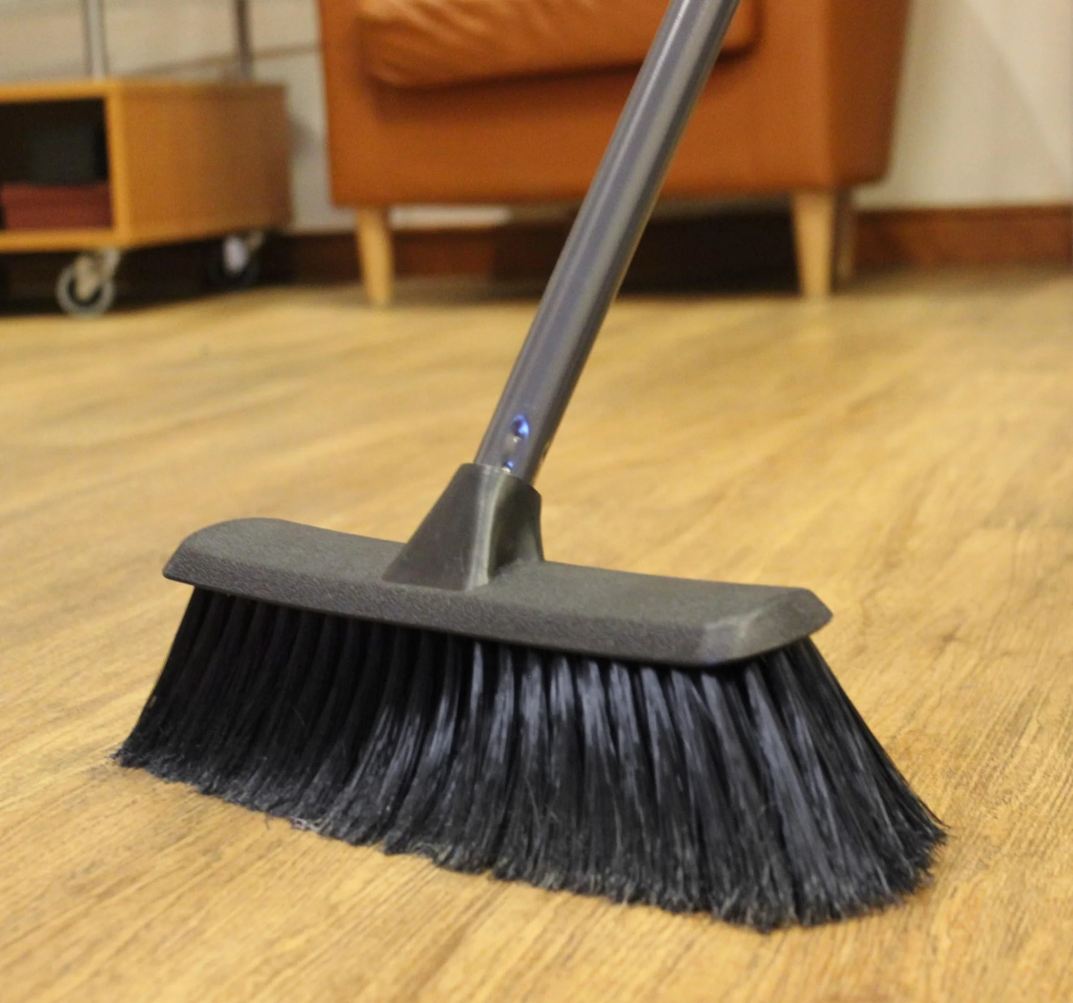 Fit For The JobDopasowana do pracy Miękka miotła wewnętrzna odpowiednia do pracy, miękka miotła idealna do laminatu, winylu, miękkiej szczotki podłogowej, miękkiej szczotki podłogowej