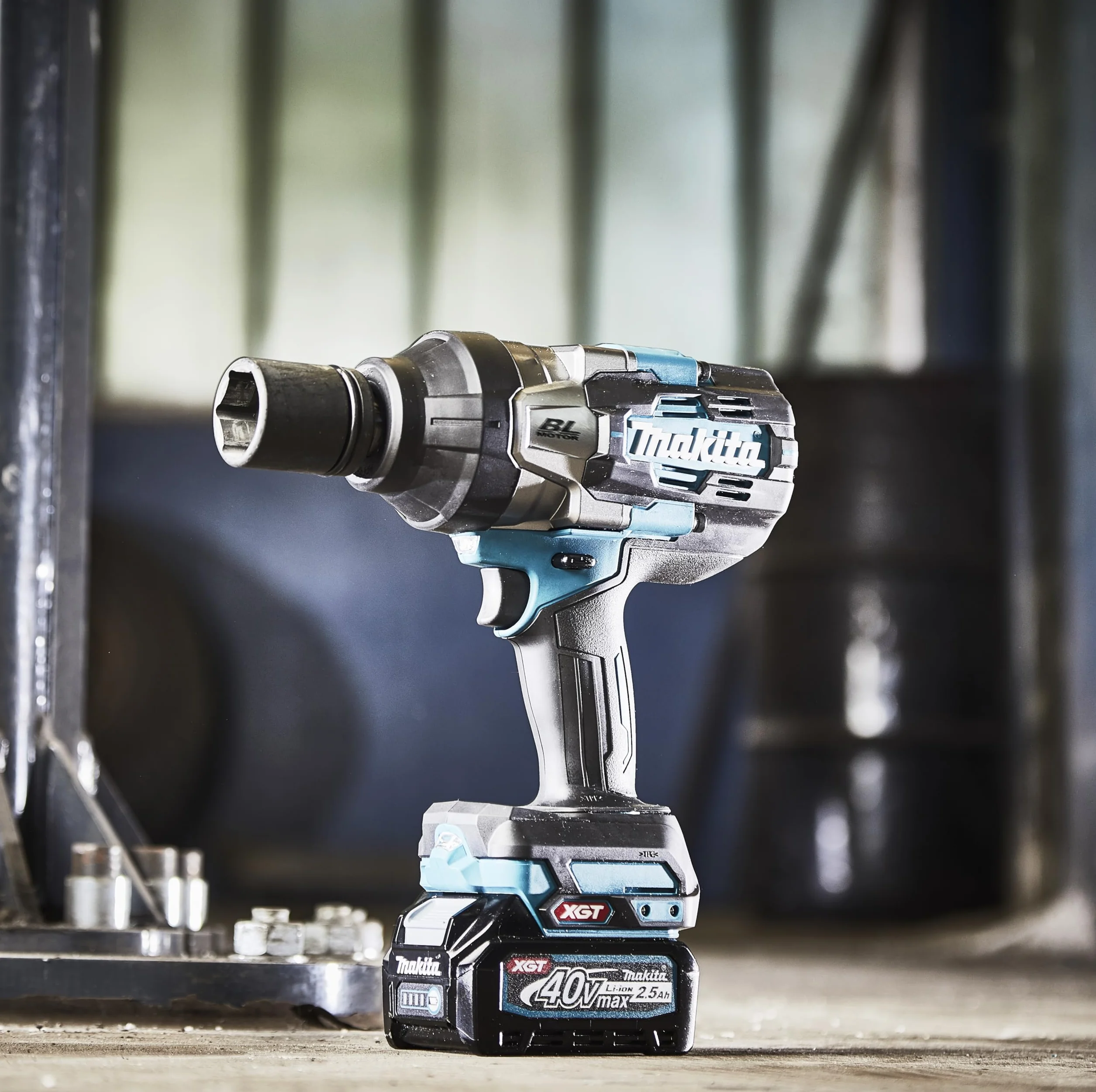 Makita Klucz Udarowy, Czarny/Niebieski, 21.7 x 9.4 x 30.3 cm; 1 kg