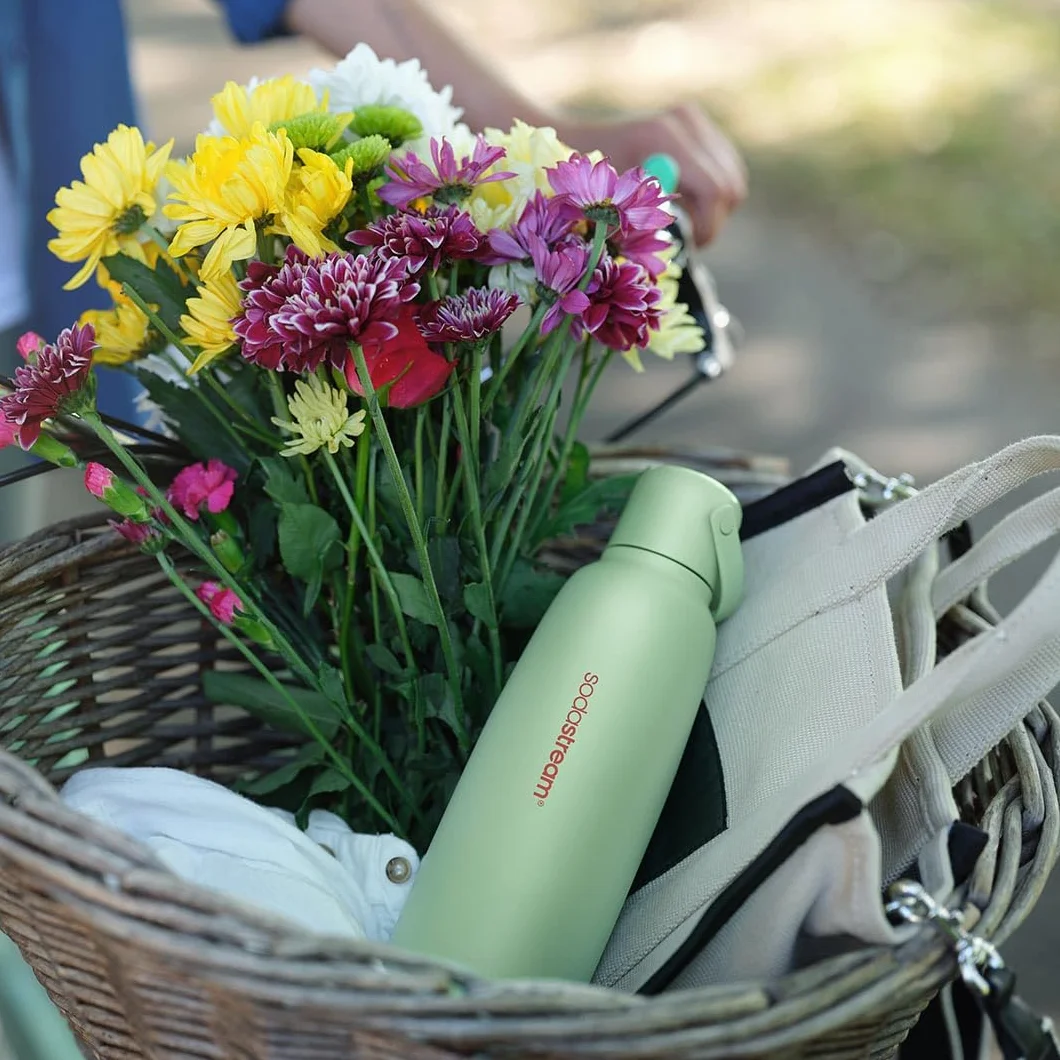 SodaStream Fizz&go Cool metalowa butelka 0,9 l, nadaje się do mycia w zmywarce, kompatybilna z Duo, E-Duo, Terra itp., utrzymuje ciepło i zimno do 12 godzin, nie zawiera BPA, 1 sztuka